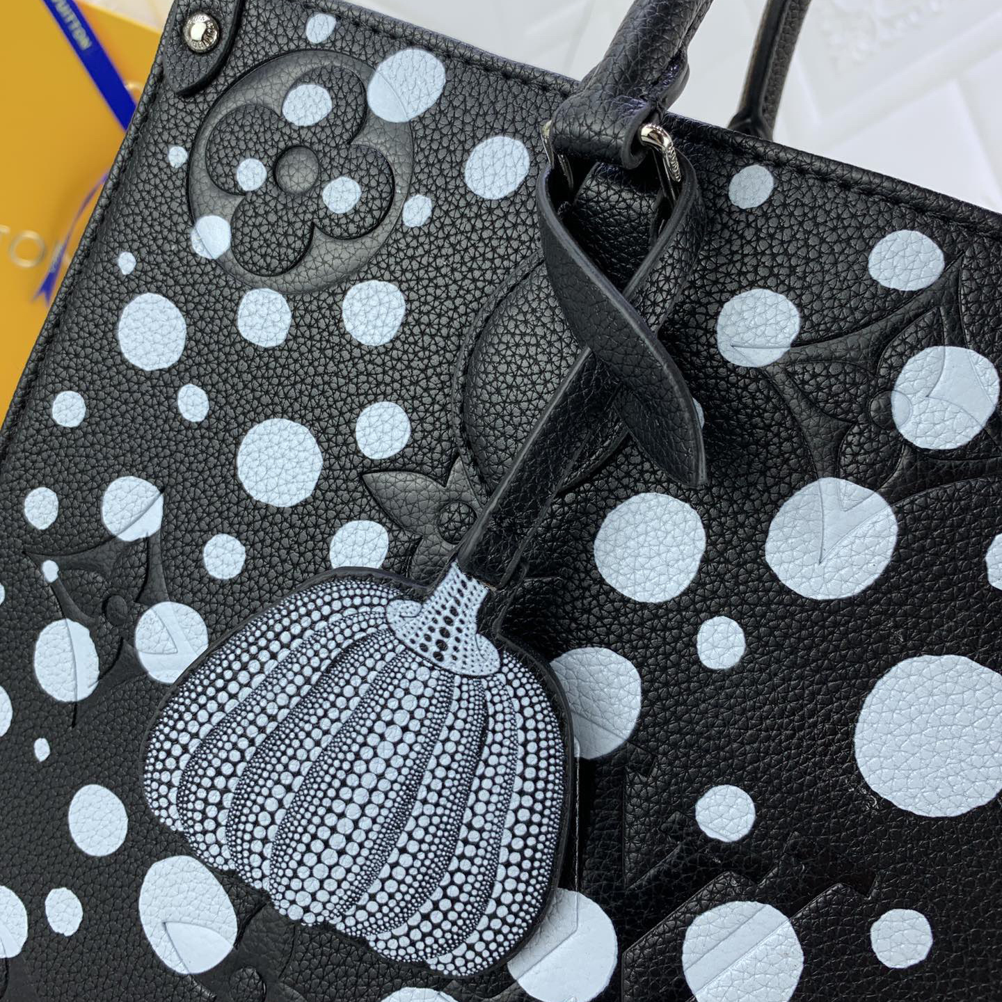 LV Designer Bagss Luxury Bag Printed Handbag The Its Ample Interior Can Accommodate Printed Laptops And Other Office Supplies Fashion Bag High Quality Leather Bag