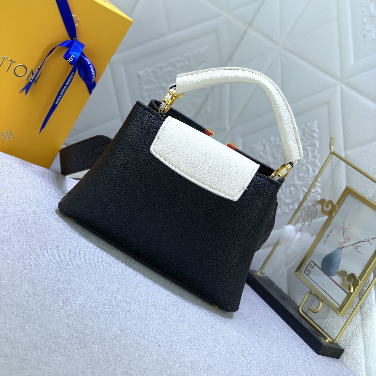 LV Designer Bagss Luxury Bag Shoulder Bag Paired With Lv Letter Iconic Side Rings And Monogram Floral Flip Cover Crossbody Purse Ladies Fashion Bag High Quality Leather Zipper Armpit Bag