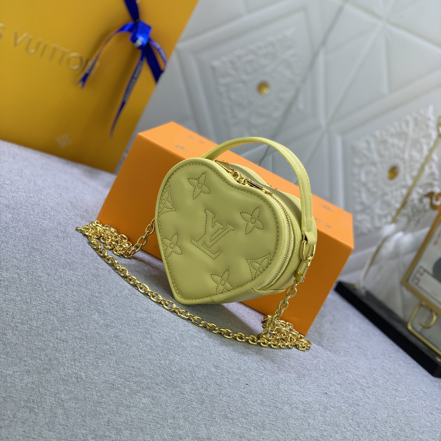 LV Designer Bagss Luxury Love Shape Bag Shoulder Bag Crossbody Purse Ladies Fashion Mini Bag High Quality Leather Zipper Armpit Bag