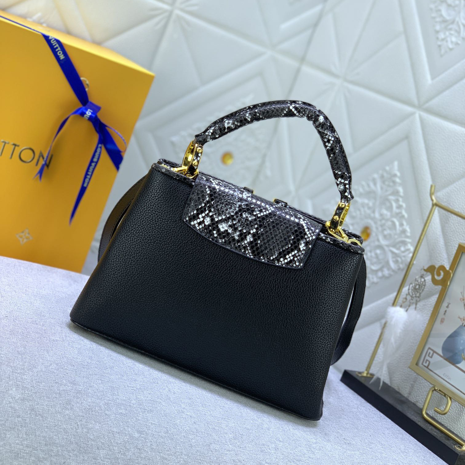 LV Designer Bagss Luxury Bag Shoulder Bag Paired With Lv Letter Iconic Side Rings And Monogram Floral Flip Cover Crossbody Purse Ladies Fashion Bag High Quality Leather Zipper Armpit Bag