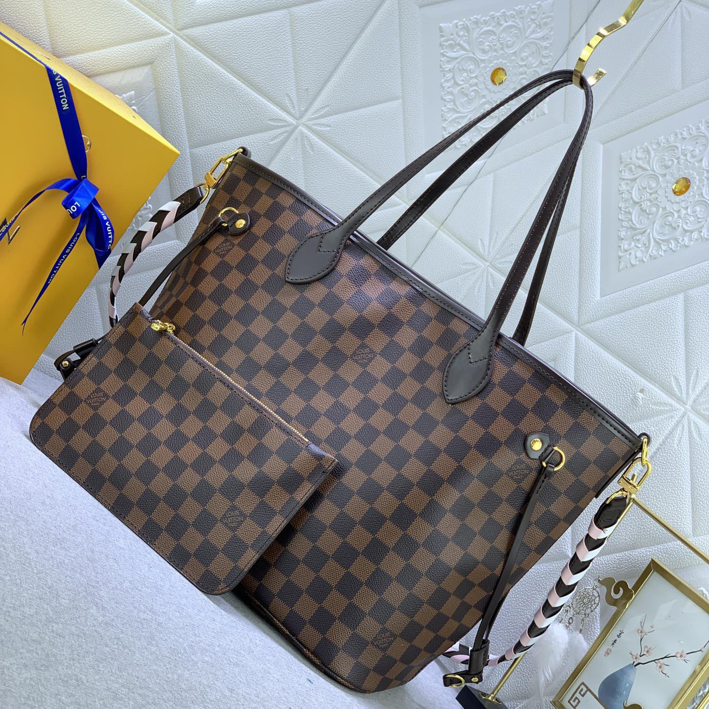 LV Designer Bagss Luxury Bag Classic Handbag Disassembly Woven Leather Strap Printed Handbag The Its Ample Interior Can Accommodate Printed Laptops And Other Office Supplies Fashion Bag High Quality Leather Bag