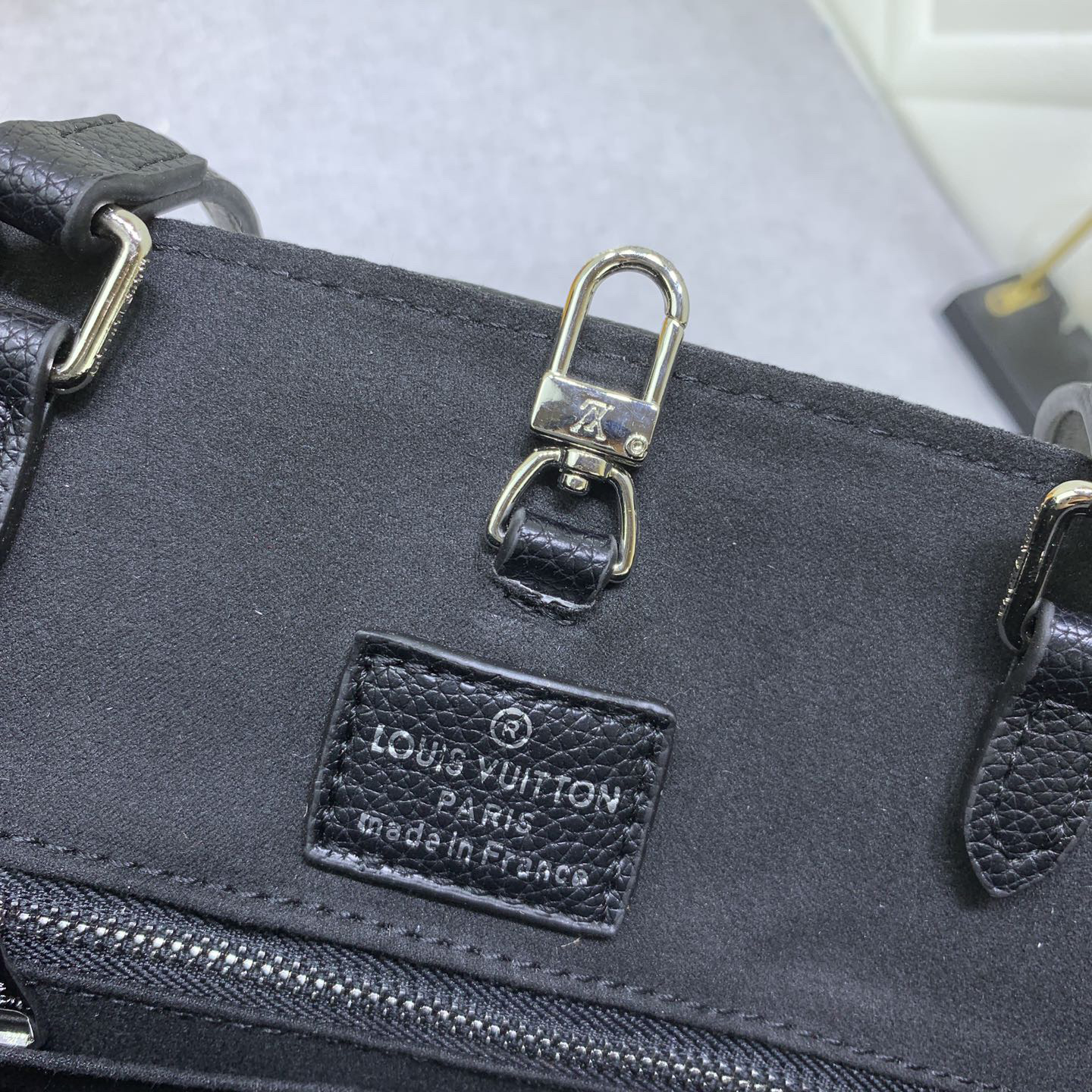 LV Designer Bagss Luxury Bag Printed Handbag The Its Ample Interior Can Accommodate Printed Laptops And Other Office Supplies Fashion Bag High Quality Leather Bag