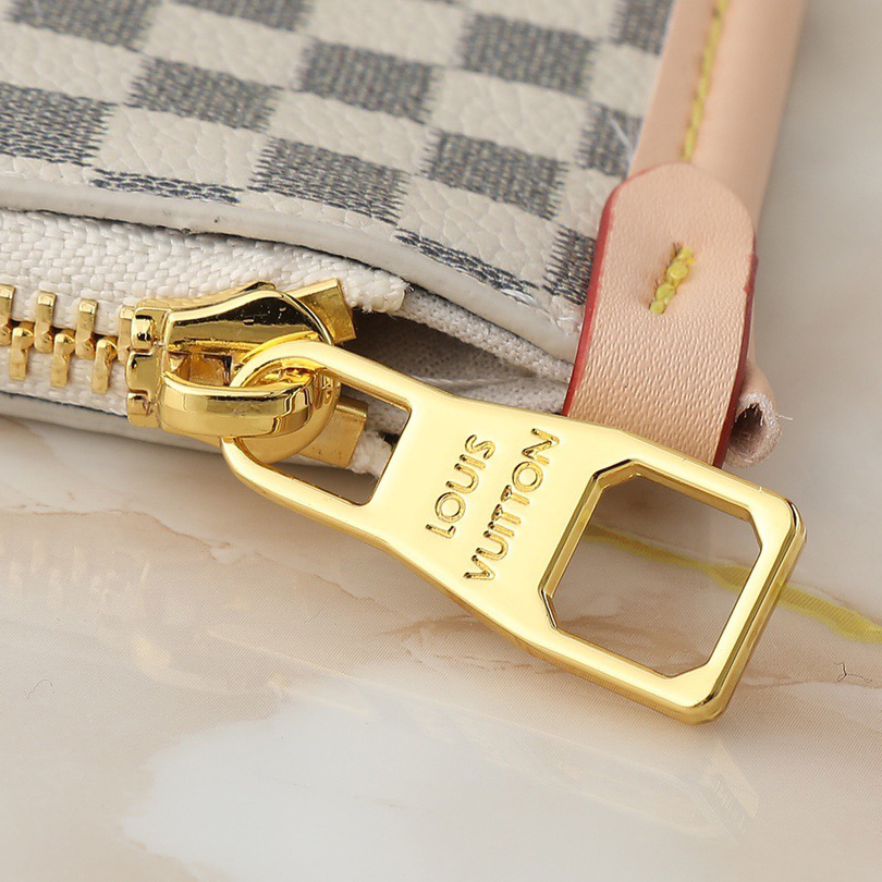 LV Designer Bagss Luxury Bag Shoulder Bag Embossed Leather Abundant Configuration With A Neat Inner Layer Large Inner Bag Ladies Fashion Bag High Quality Leather Bag