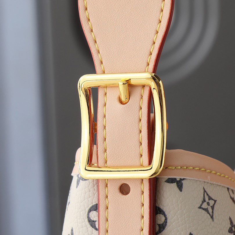 LV Designer Bagss Luxury Bag Shoulder Bag Embossed Leather Abundant Configuration With A Neat Inner Layer Large Inner Bag Ladies Fashion Bag High Quality Leather Bag