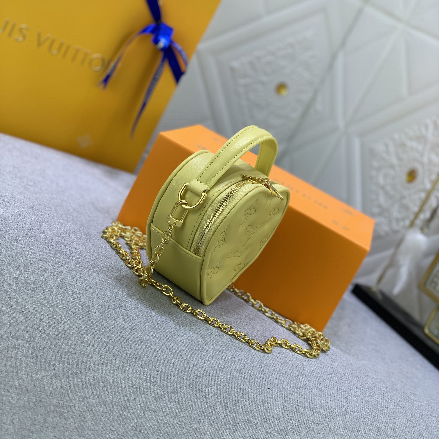 LV Designer Bagss Luxury Love Shape Bag Shoulder Bag Crossbody Purse Ladies Fashion Mini Bag High Quality Leather Zipper Armpit Bag