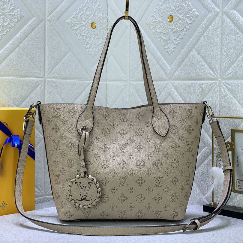 LV Designer Bagss Luxury Bag The Large Handbag Is Made Of Embossed Perforated Cowhide Leather Detachable And Adjustable Shoulder Straps Add Options For Shoulder And Crossbody Ladies Fashion Bag High Quality Leather Bag