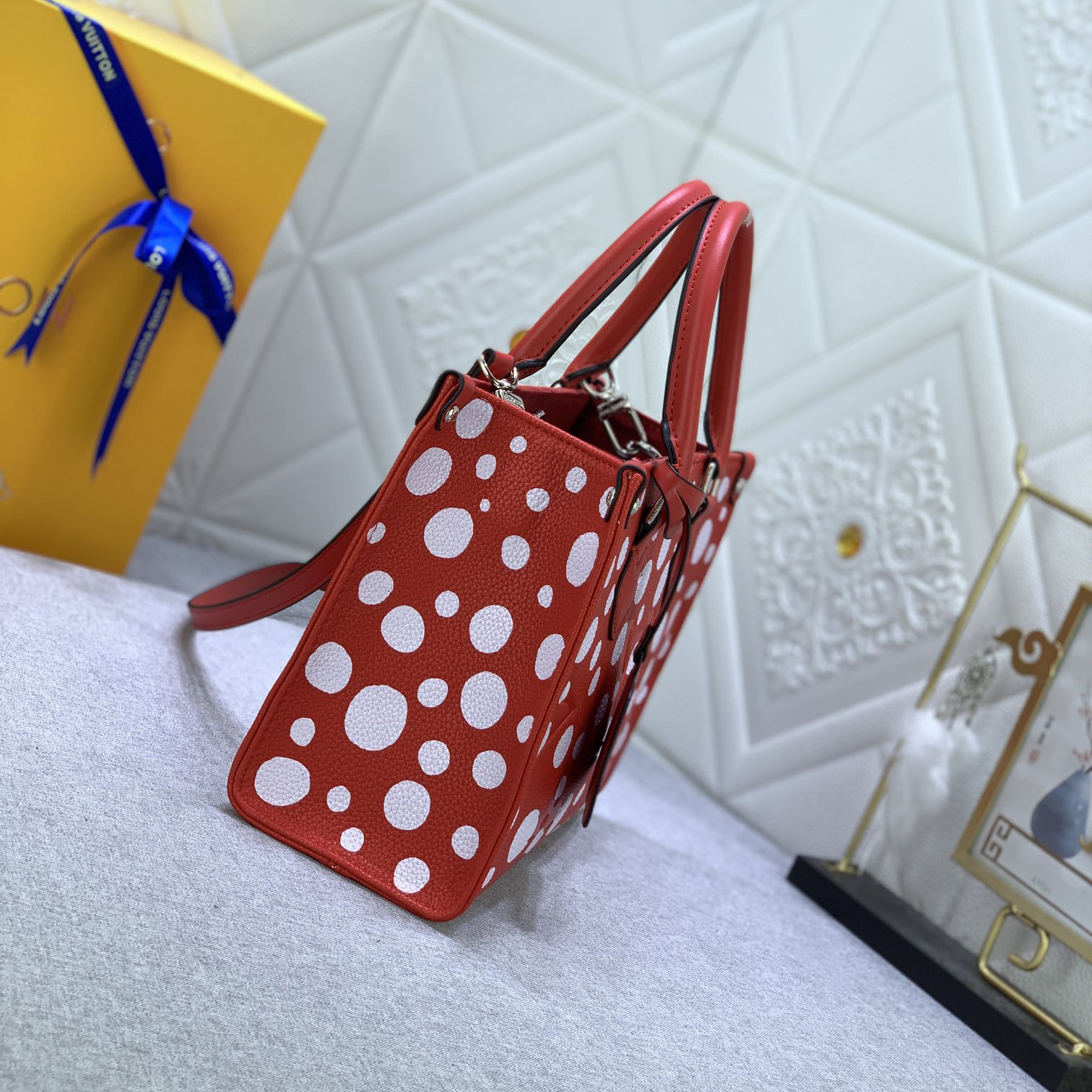LV Designer Bagss Luxury Bag Printed Handbag The Its Ample Interior Can Accommodate Printed Laptops And Other Office Supplies Fashion Bag High Quality Leather Bag