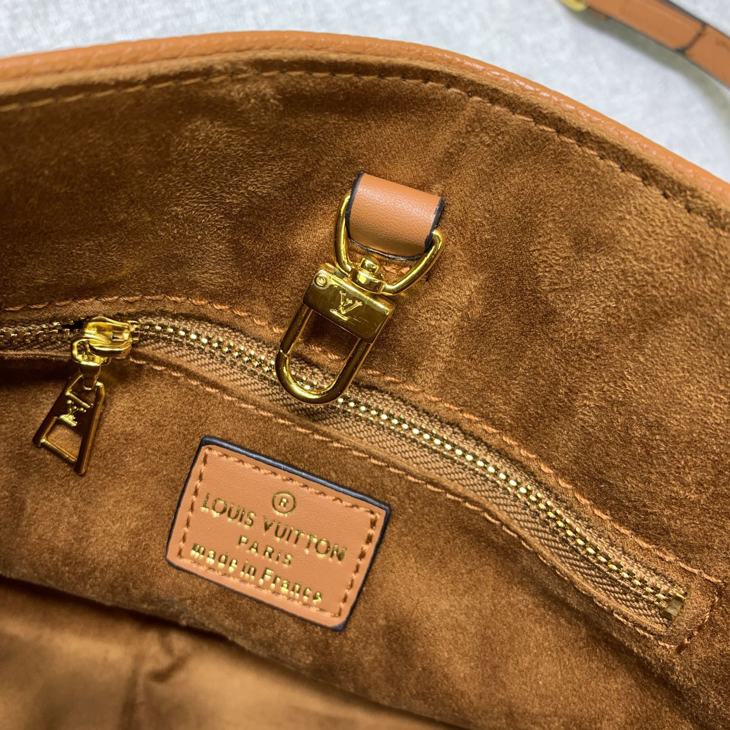 LV Designer Bagss Luxury Bag Printed Handbag The Its Ample Interior Can Accommodate Printed Laptops And Other Office Supplies Fashion Bag High Quality Leather Bag