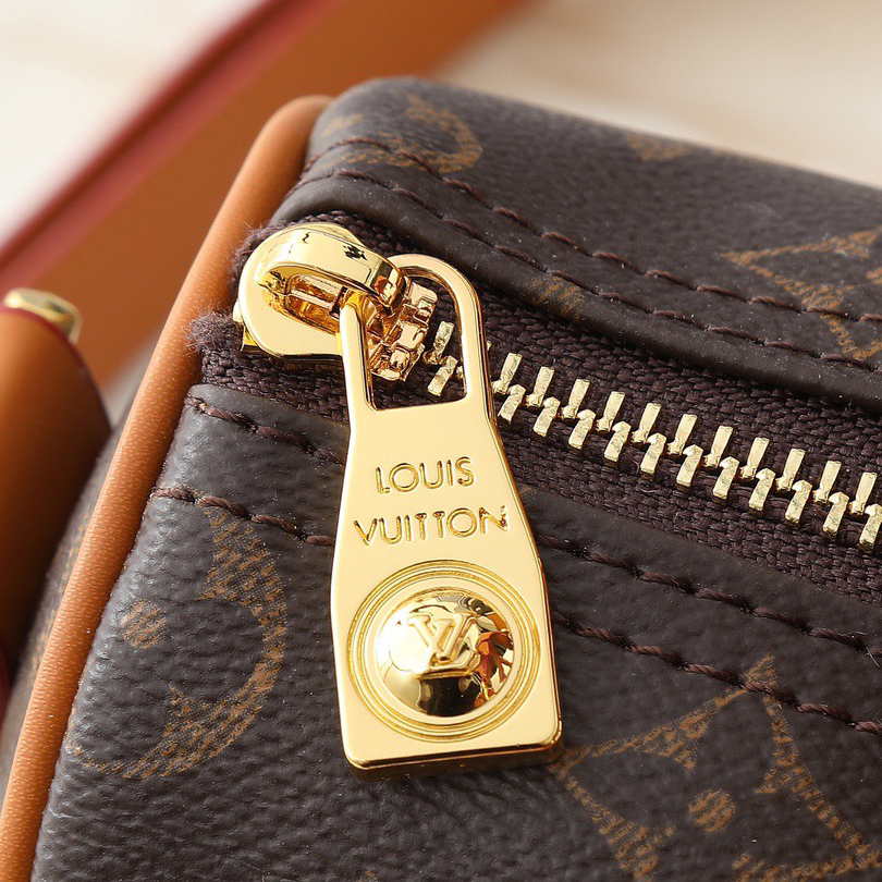 LV Designer Bag Canvas Paired With Distressed Cowhide Leather Trim Ladies Retro Style Metallic Bead Decoration Zipper Head And Detachable Leather Nameplate Fashion Luxury Bag