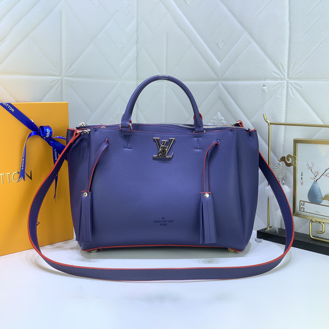 LV Designer Bagss Luxury Bag Classic Handbag The Its Ample Interior Can Accommodate Printed Laptops And Other Office Supplies Fashion Bag High Quality Leather Bag