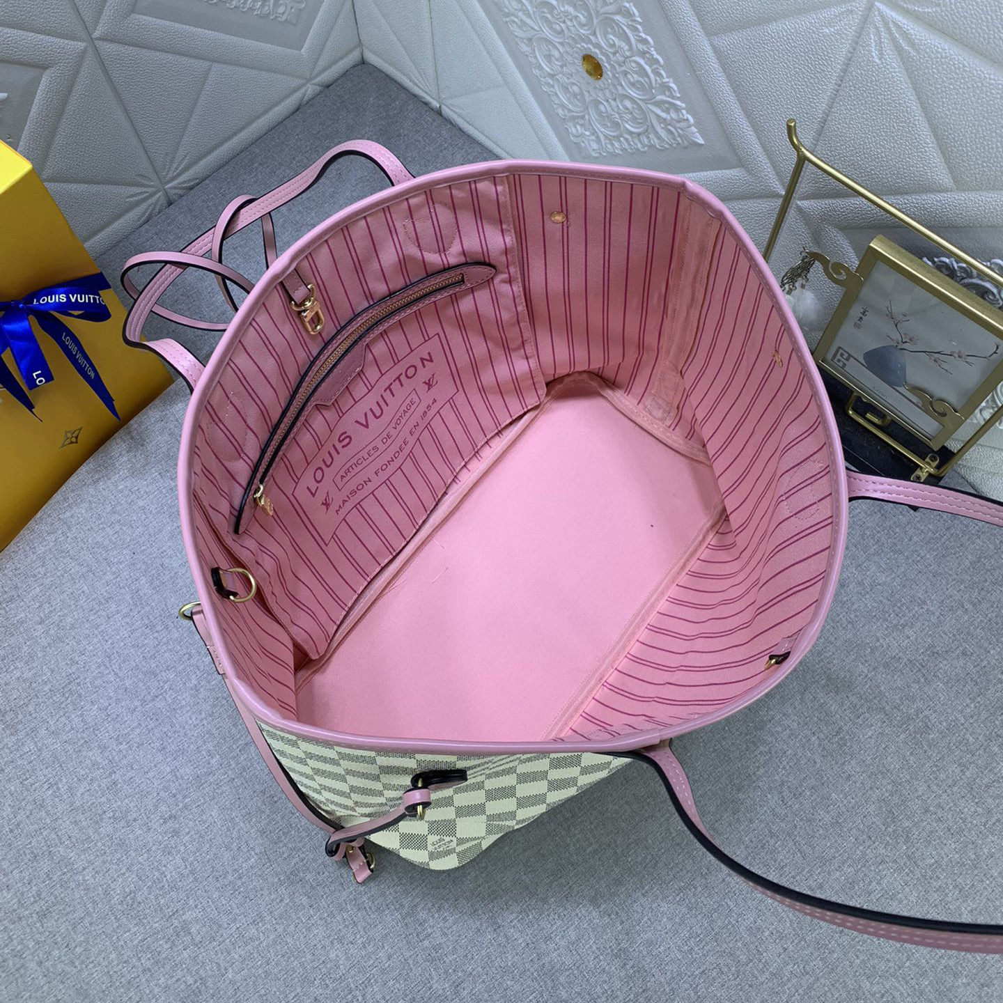 LV Designer Bagss Luxury Bag Classic Handbag Disassembly Woven Leather Strap Printed Handbag The Its Ample Interior Can Accommodate Printed Laptops And Other Office Supplies Fashion Bag High Quality Leather Bag