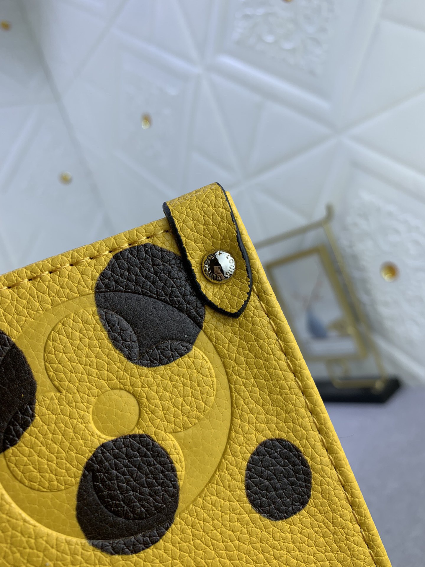 LV Designer Bagss Luxury Bag Classic Handbag Both The Chain And Adjustable Leather Shoulder Strap Can Be Disassembled The Canvas Surface Iconic Polka Dots Of Yayoi Kusanagi Fashion Bag High Quality Leather Bag