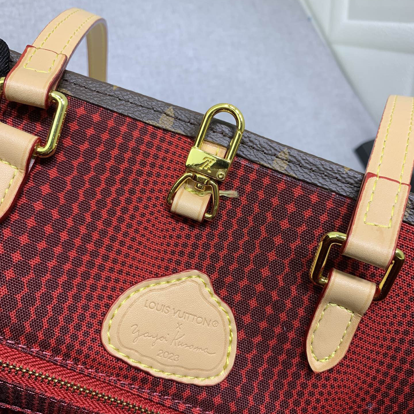 LV Designer Bagss Luxury Bag Classic Handbag Both The Chain And Adjustable Leather Shoulder Strap Can Be Disassembled The Canvas Surface Imitates The Iconic Colorful Polka Dots Of Yayoi Kusanagi Fashion Bag High Quality Leather Bag