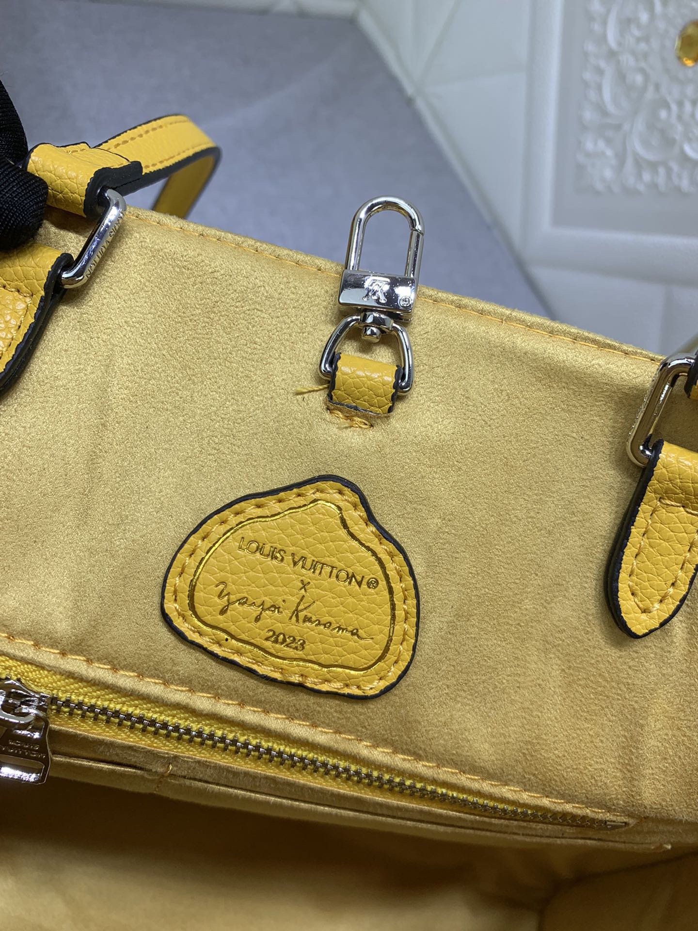 LV Designer Bagss Luxury Bag Classic Handbag Both The Chain And Adjustable Leather Shoulder Strap Can Be Disassembled The Canvas Surface Iconic Polka Dots Of Yayoi Kusanagi Fashion Bag High Quality Leather Bag