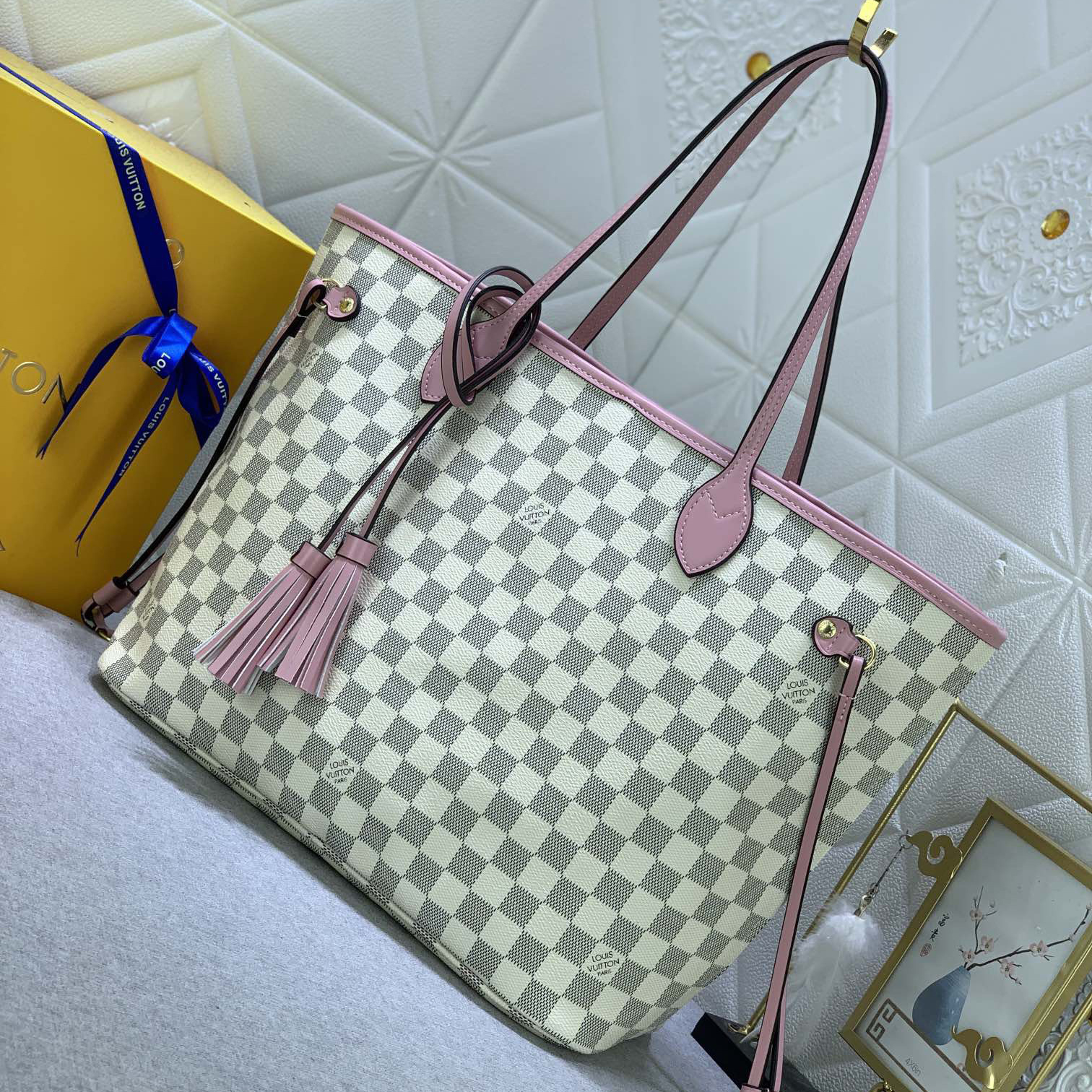 LV Designer Bagss Luxury Bag Classic Handbag Disassembly Woven Leather Strap Printed Handbag The Its Ample Interior Can Accommodate Printed Laptops And Other Office Supplies Fashion Bag High Quality Leather Bag