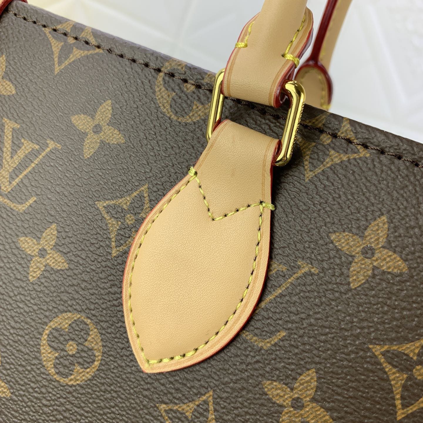 LV Designer Bagss Luxury Bag Classic Handbag Both The Chain And Adjustable Leather Shoulder Strap Can Be Disassembled The Canvas Surface Imitates The Iconic Colorful Polka Dots Of Yayoi Kusanagi Fashion Bag High Quality Leather Bag