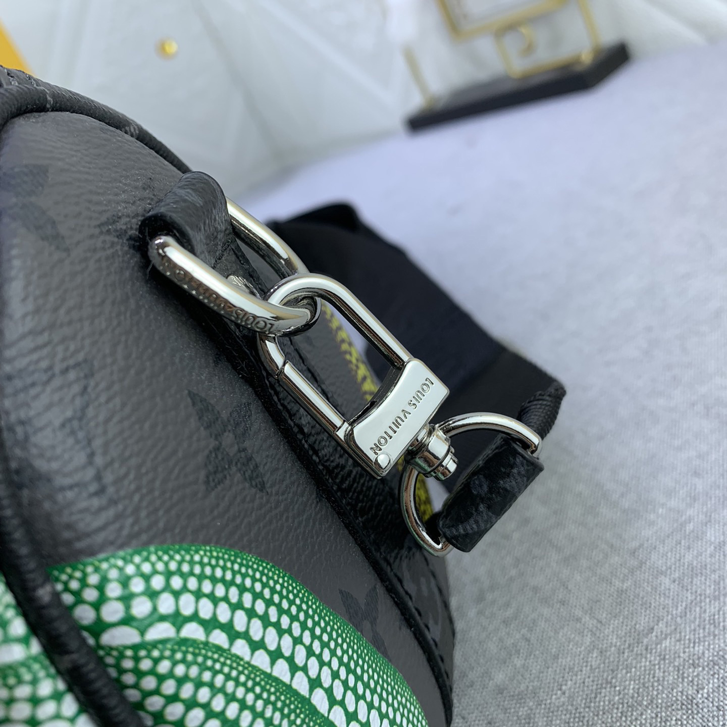 LV Designer Bagss Luxury Bag Classic Handbag Both The Chain And Adjustable Leather Shoulder Strap Can Be Disassembled The Canvas Surface Imitates The Iconic Colorful Polka Dots Of Yayoi Kusanagi Fashion Bag High Quality Leather Bag