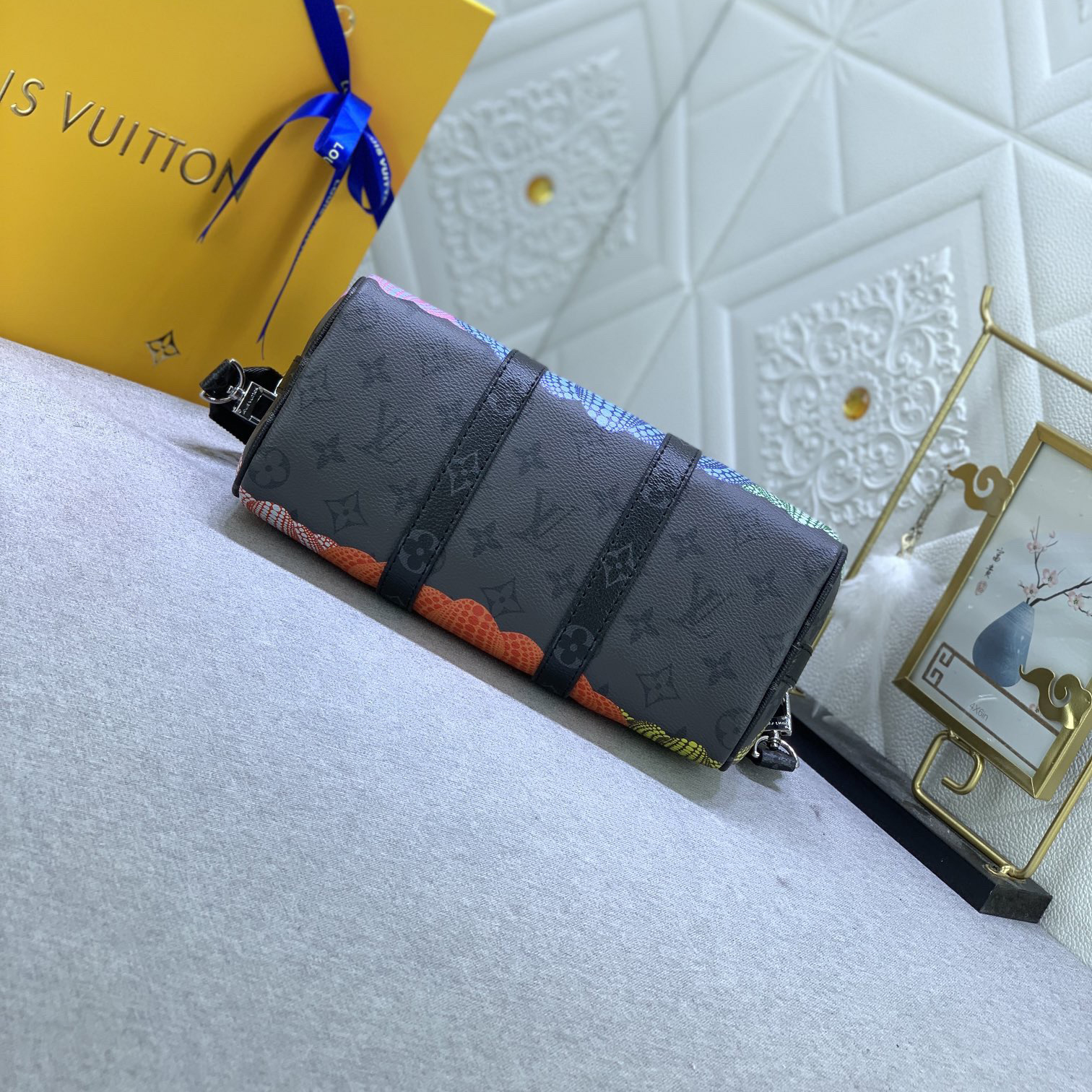 LV Designer Bagss Luxury Bag Classic Handbag Both The Chain And Adjustable Leather Shoulder Strap Can Be Disassembled The Canvas Surface Imitates The Iconic Colorful Polka Dots Of Yayoi Kusanagi Fashion Bag High Quality Leather Bag