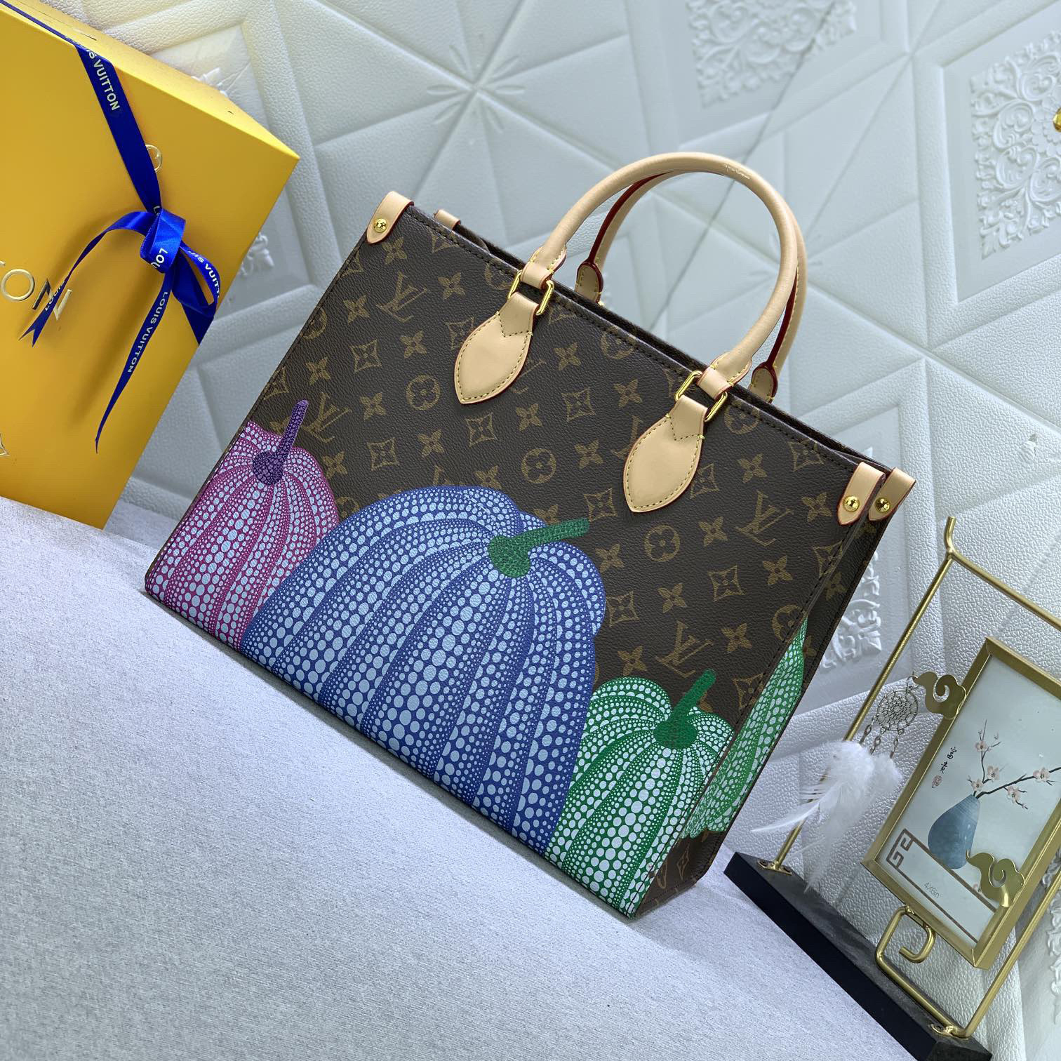 LV Designer Bagss Luxury Bag Classic Handbag Both The Chain And Adjustable Leather Shoulder Strap Can Be Disassembled The Canvas Surface Imitates The Iconic Colorful Polka Dots Of Yayoi Kusanagi Fashion Bag High Quality Leather Bag