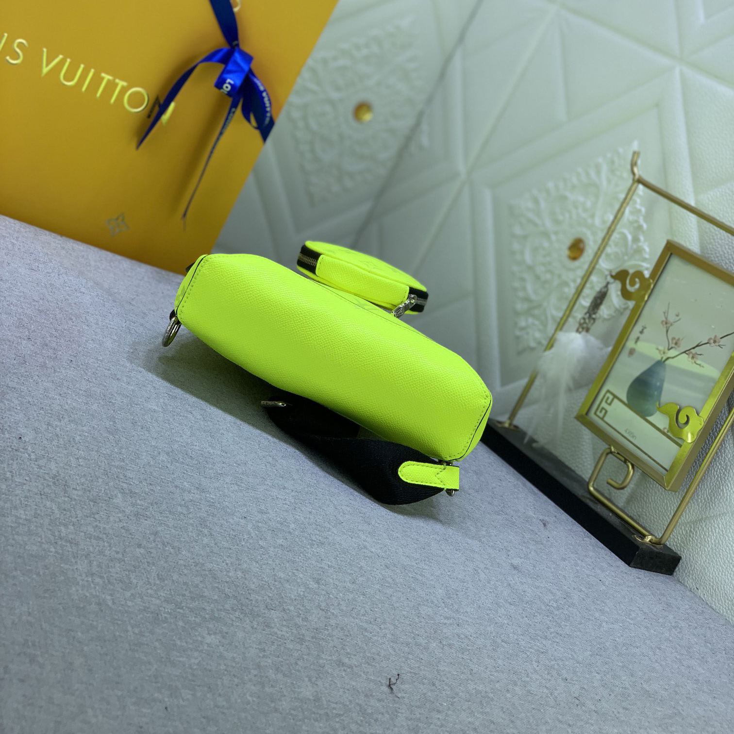 LV Designer Bagss Exploring Crossbody Travel With Exquisite Configuration Of Coated Canvas Main Compartment Inner Bag Ensures Secure Storage Available For Both Men And Women Luxury Diagonal Package