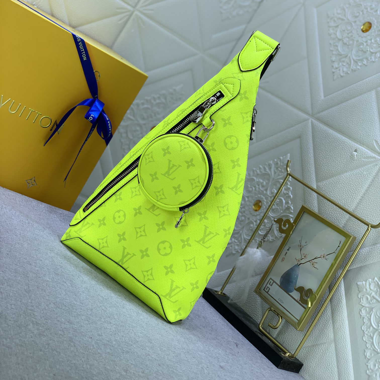 LV Designer Bagss Exploring Crossbody Travel With Exquisite Configuration Of Coated Canvas Main Compartment Inner Bag Ensures Secure Storage Available For Both Men And Women Luxury Diagonal Package