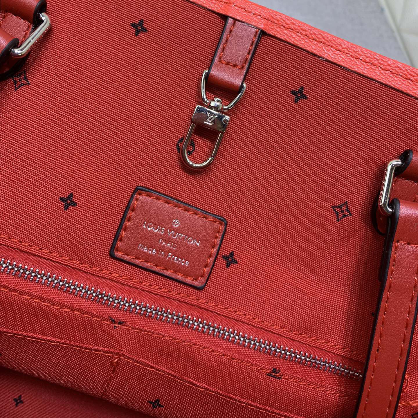 LV Designer Bag Fashion Luxury Bag Crossbody Bag Handbag Women's Casual Handbag Fashion Chain Crossbody Bag Women's Large Capacity Bag