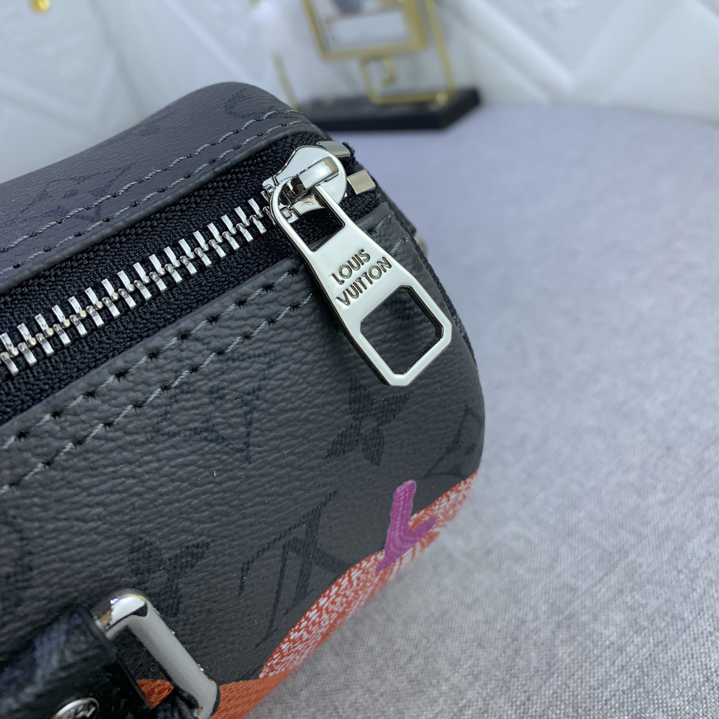 LV Designer Bagss Luxury Bag Classic Handbag Both The Chain And Adjustable Leather Shoulder Strap Can Be Disassembled The Canvas Surface Imitates The Iconic Colorful Polka Dots Of Yayoi Kusanagi Fashion Bag High Quality Leather Bag