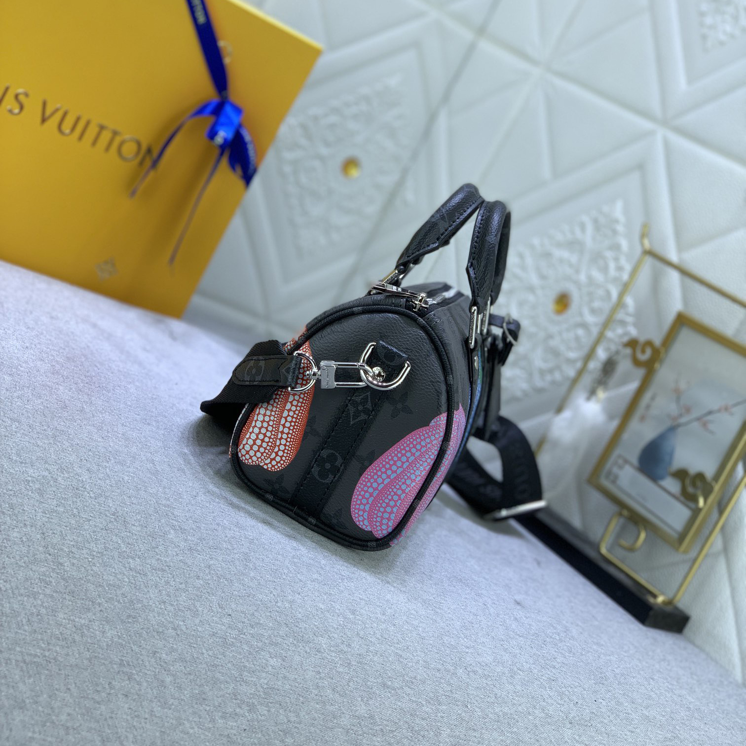 LV Designer Bagss Luxury Bag Classic Handbag Both The Chain And Adjustable Leather Shoulder Strap Can Be Disassembled The Canvas Surface Imitates The Iconic Colorful Polka Dots Of Yayoi Kusanagi Fashion Bag High Quality Leather Bag