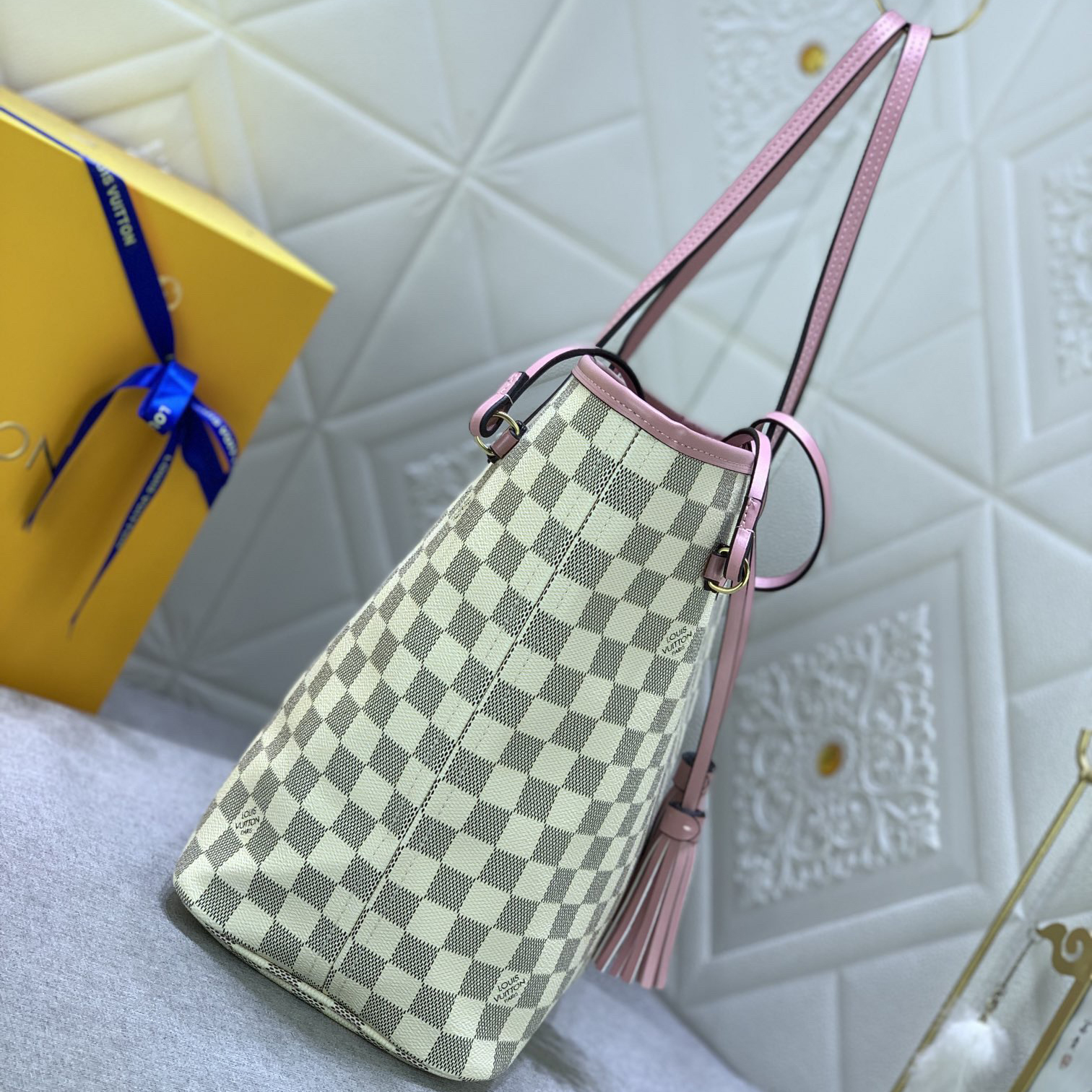 LV Designer Bagss Luxury Bag Classic Handbag Disassembly Woven Leather Strap Printed Handbag The Its Ample Interior Can Accommodate Printed Laptops And Other Office Supplies Fashion Bag High Quality Leather Bag