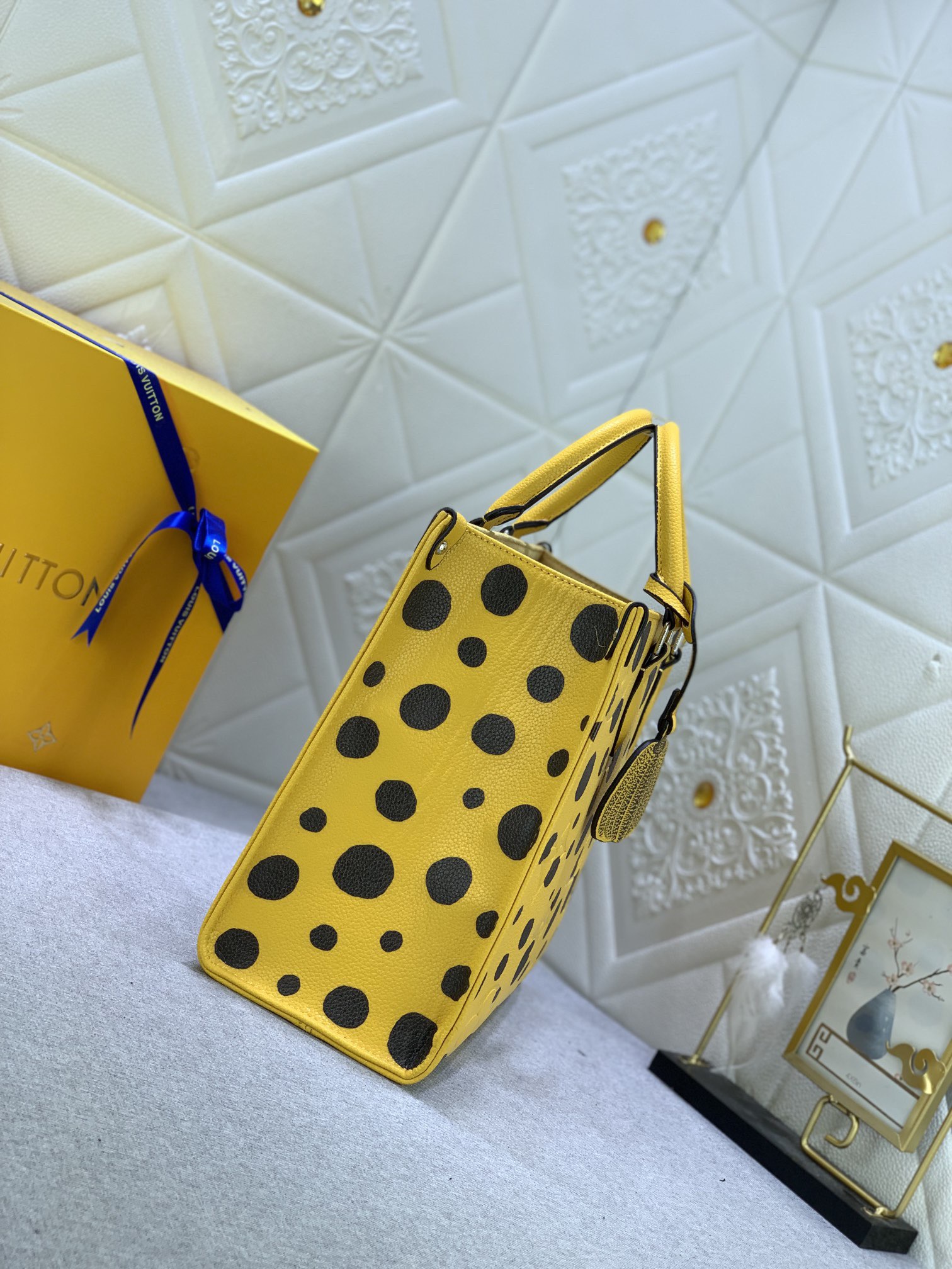 LV Designer Bagss Luxury Bag Classic Handbag Both The Chain And Adjustable Leather Shoulder Strap Can Be Disassembled The Canvas Surface Iconic Polka Dots Of Yayoi Kusanagi Fashion Bag High Quality Leather Bag