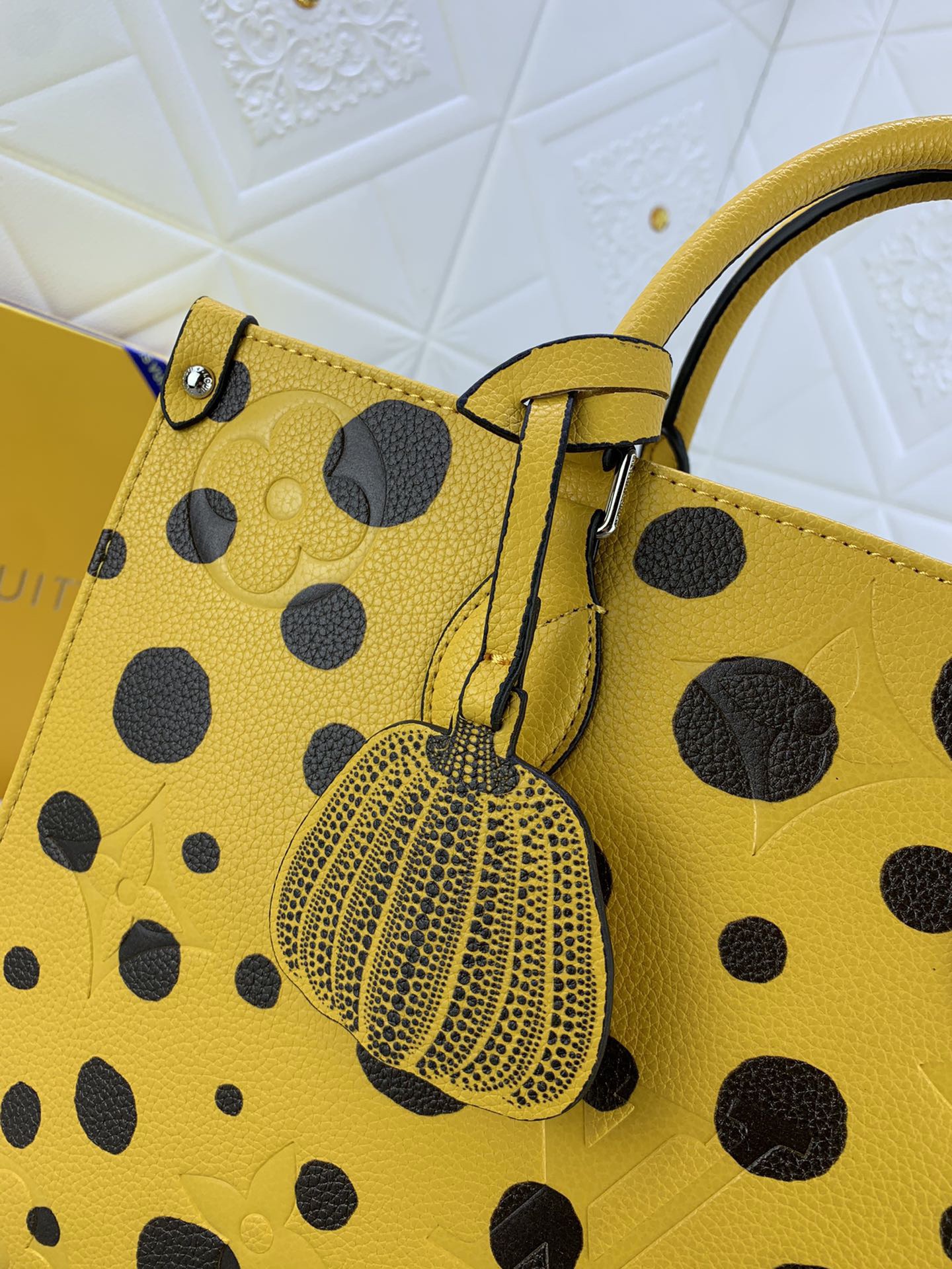 LV Designer Bagss Luxury Bag Classic Handbag Both The Chain And Adjustable Leather Shoulder Strap Can Be Disassembled The Canvas Surface Iconic Polka Dots Of Yayoi Kusanagi Fashion Bag High Quality Leather Bag