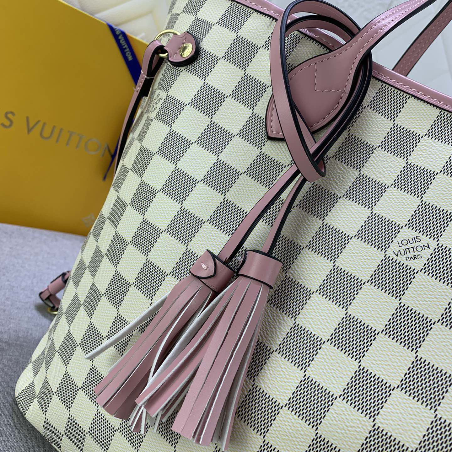 LV Designer Bagss Luxury Bag Classic Handbag Disassembly Woven Leather Strap Printed Handbag The Its Ample Interior Can Accommodate Printed Laptops And Other Office Supplies Fashion Bag High Quality Leather Bag
