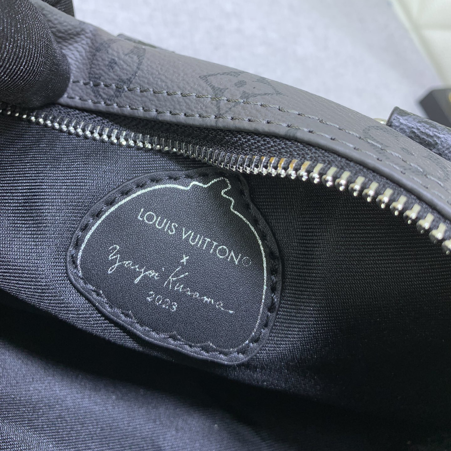 LV Designer Bagss Luxury Bag Classic Handbag Both The Chain And Adjustable Leather Shoulder Strap Can Be Disassembled The Canvas Surface Imitates The Iconic Colorful Polka Dots Of Yayoi Kusanagi Fashion Bag High Quality Leather Bag