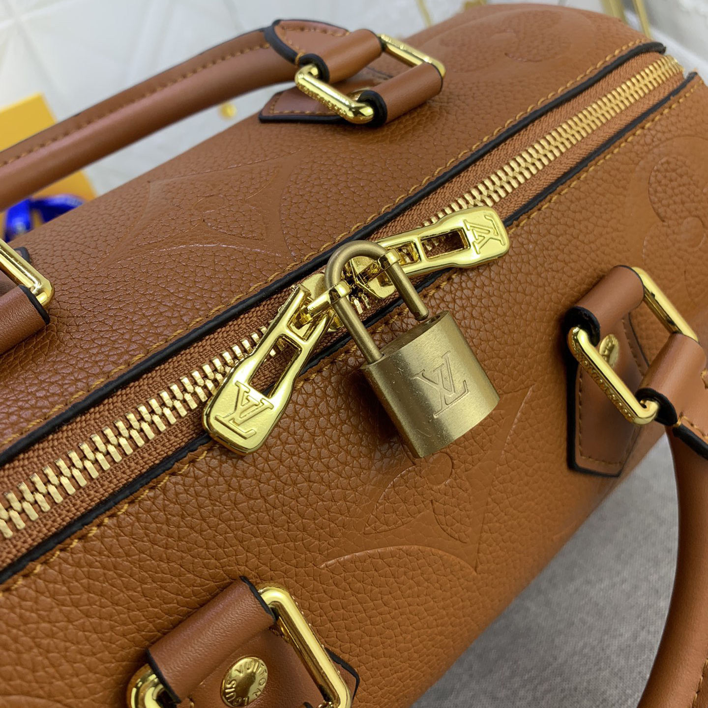 LV Designer Bag Luxury Leather Crossbody Shoulder Underarm Bag Ladies Women's Fashion Printed Chain Zipper Closure Purse