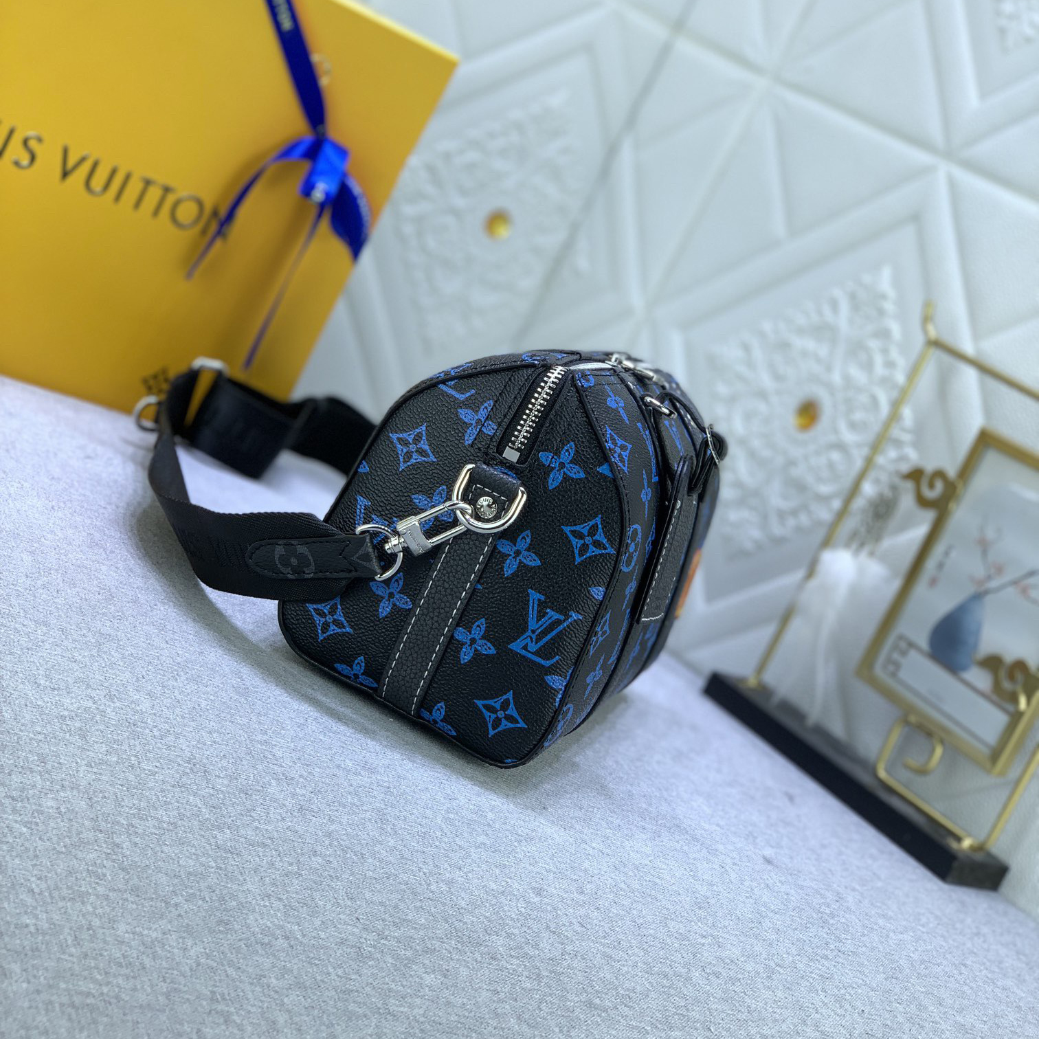 LV Designer Bagss Luxury Bag Classic handbag Zipper main compartment with fabric lining and adjustable shoulder straps Fashion Bag High Quality Leather Bag