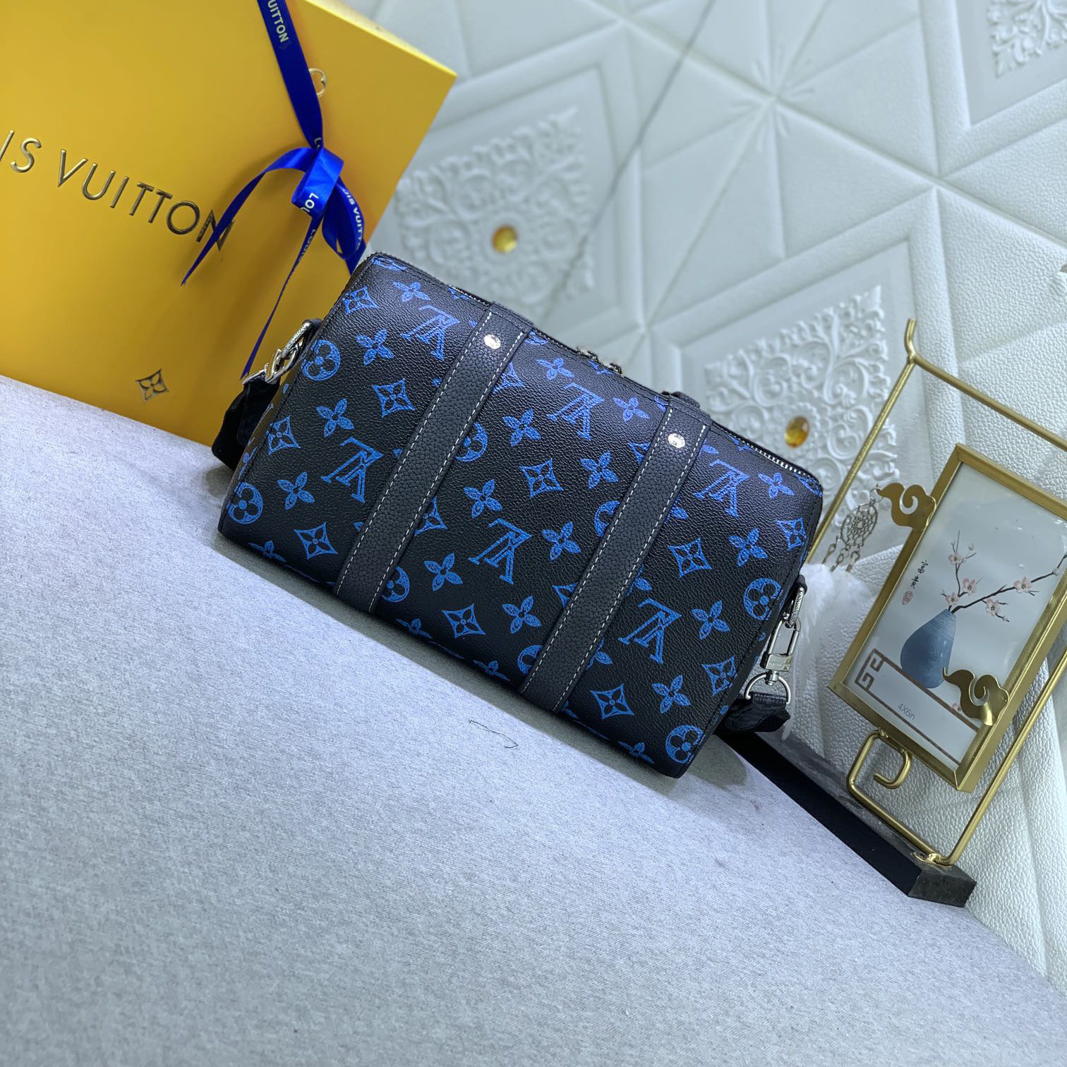 LV Designer Bagss Luxury Bag Classic handbag Zipper main compartment with fabric lining and adjustable shoulder straps Fashion Bag High Quality Leather Bag