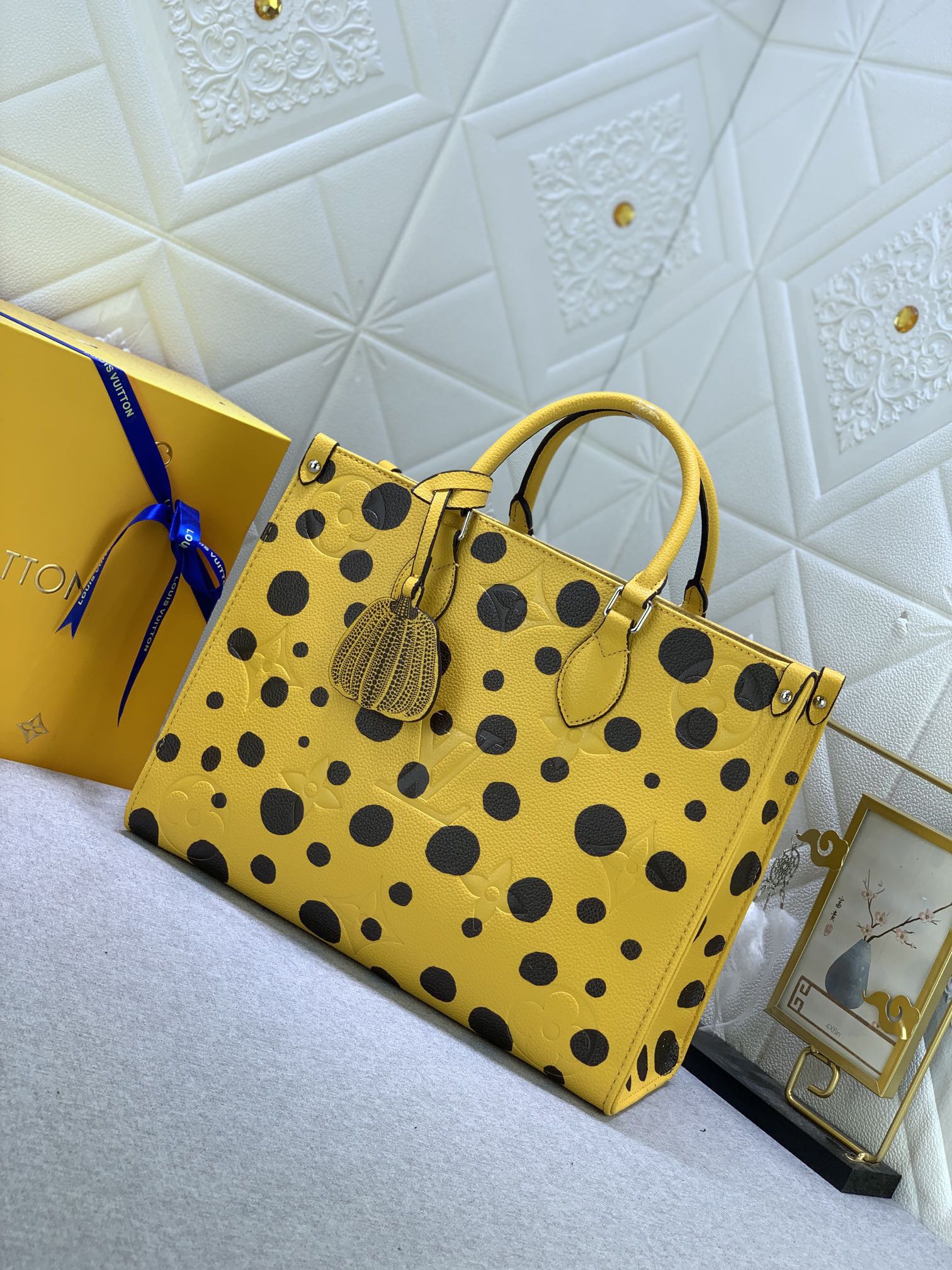 LV Designer Bagss Luxury Bag Classic Handbag Both The Chain And Adjustable Leather Shoulder Strap Can Be Disassembled The Canvas Surface Iconic Polka Dots Of Yayoi Kusanagi Fashion Bag High Quality Leather Bag
