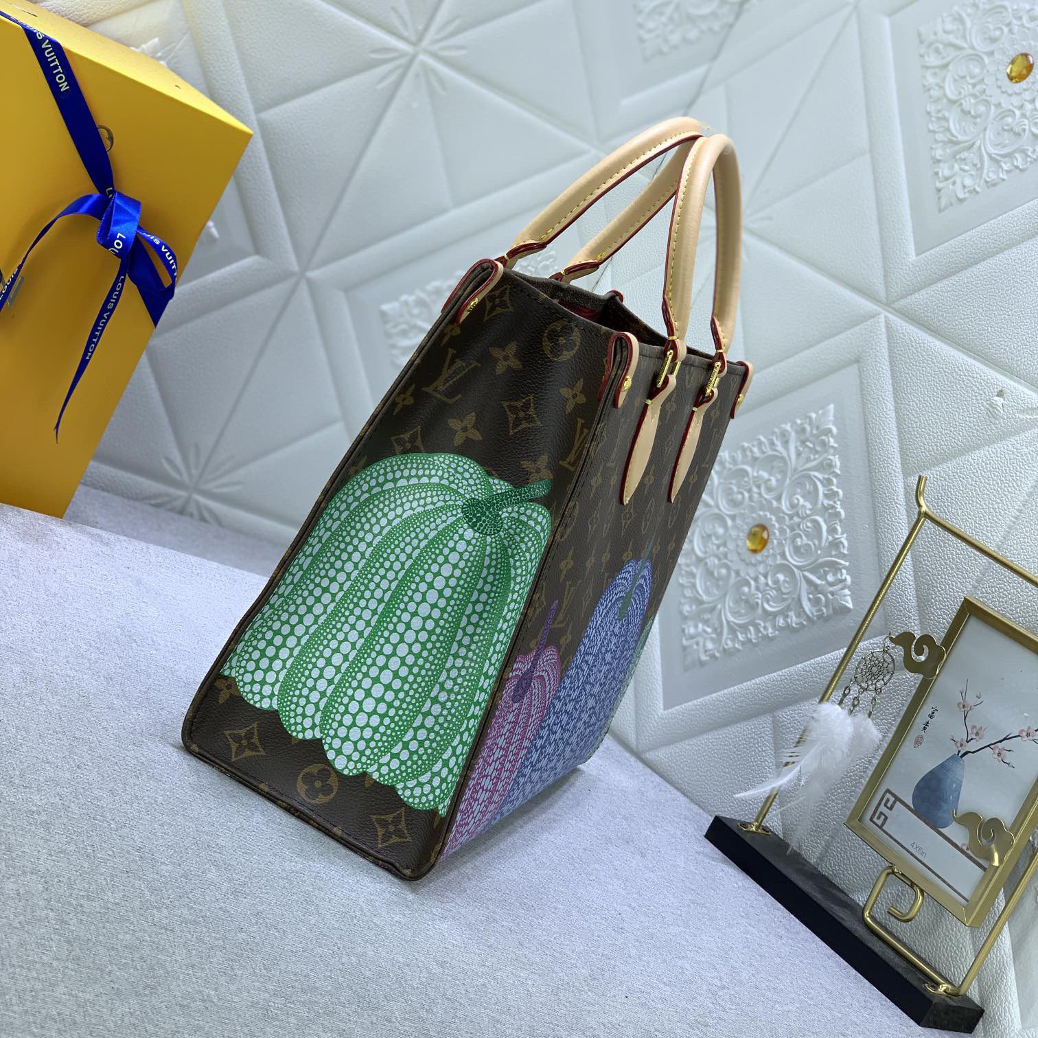 LV Designer Bagss Luxury Bag Classic Handbag Both The Chain And Adjustable Leather Shoulder Strap Can Be Disassembled The Canvas Surface Imitates The Iconic Colorful Polka Dots Of Yayoi Kusanagi Fashion Bag High Quality Leather Bag