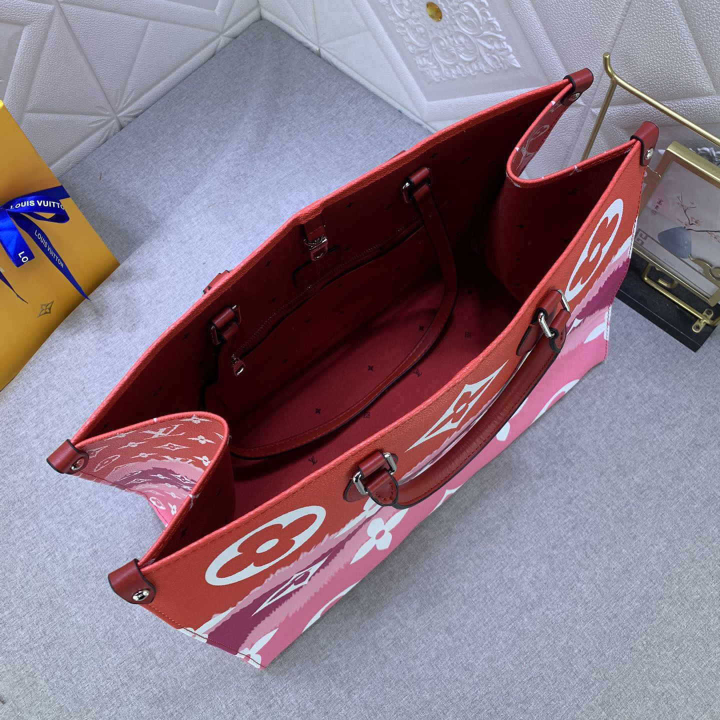 LV Designer Bag Fashion Luxury Bag Crossbody Bag Handbag Women's Casual Handbag Fashion Chain Crossbody Bag Women's Large Capacity Bag