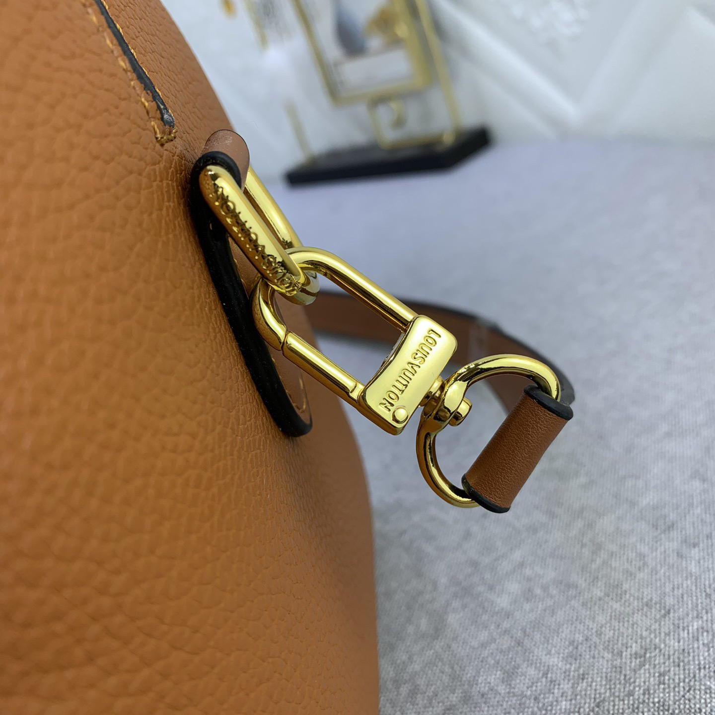LV Designer Bag Luxury Leather Crossbody Shoulder Underarm Bag Ladies Women's Fashion Printed Chain Zipper Closure Purse