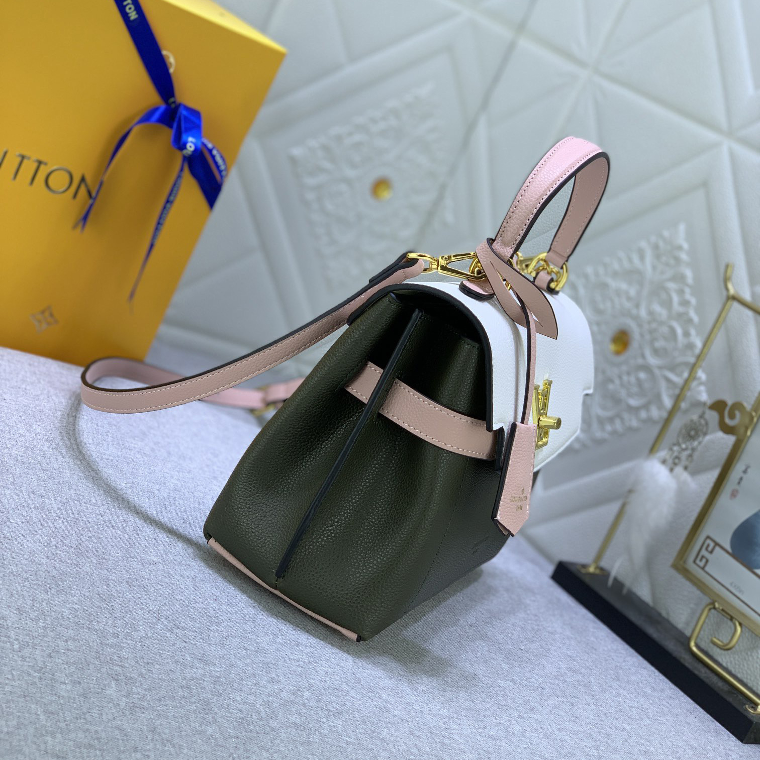 LV Designer Bagss Luxury Bag Classic Handbag Leisure Bag Exquisite Lines And Iconic Lv Padlocks Convey A Trendy Style Fashion Women High Quality Leather Bag