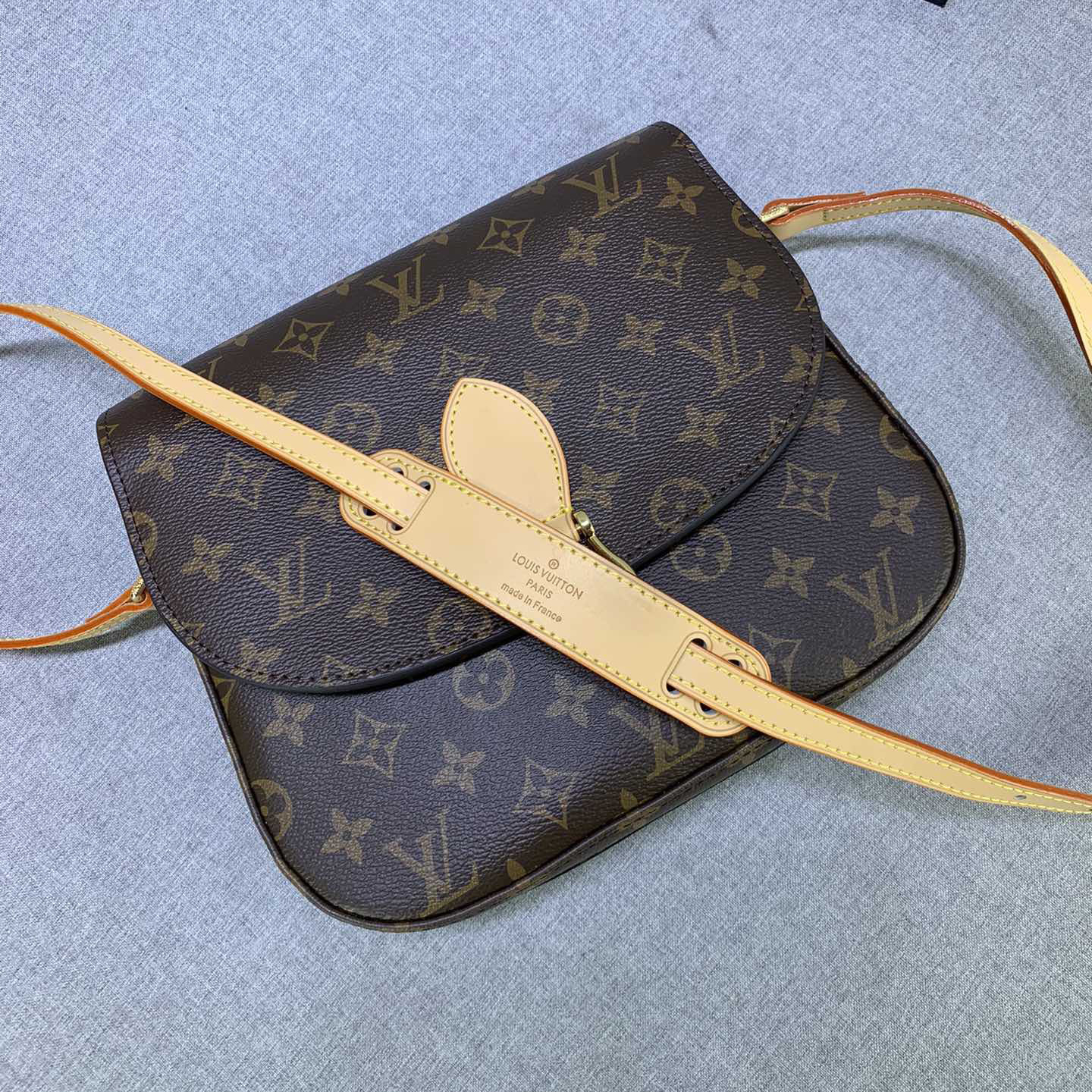 LV Designer Bagss Luxury Bag Classic Handbag Leisure Bag Adjustable Crossbody Shoulder Strap - Flap Magnetic Flap Opening And Closing Messenger Bag Women High Quality Leather Bag