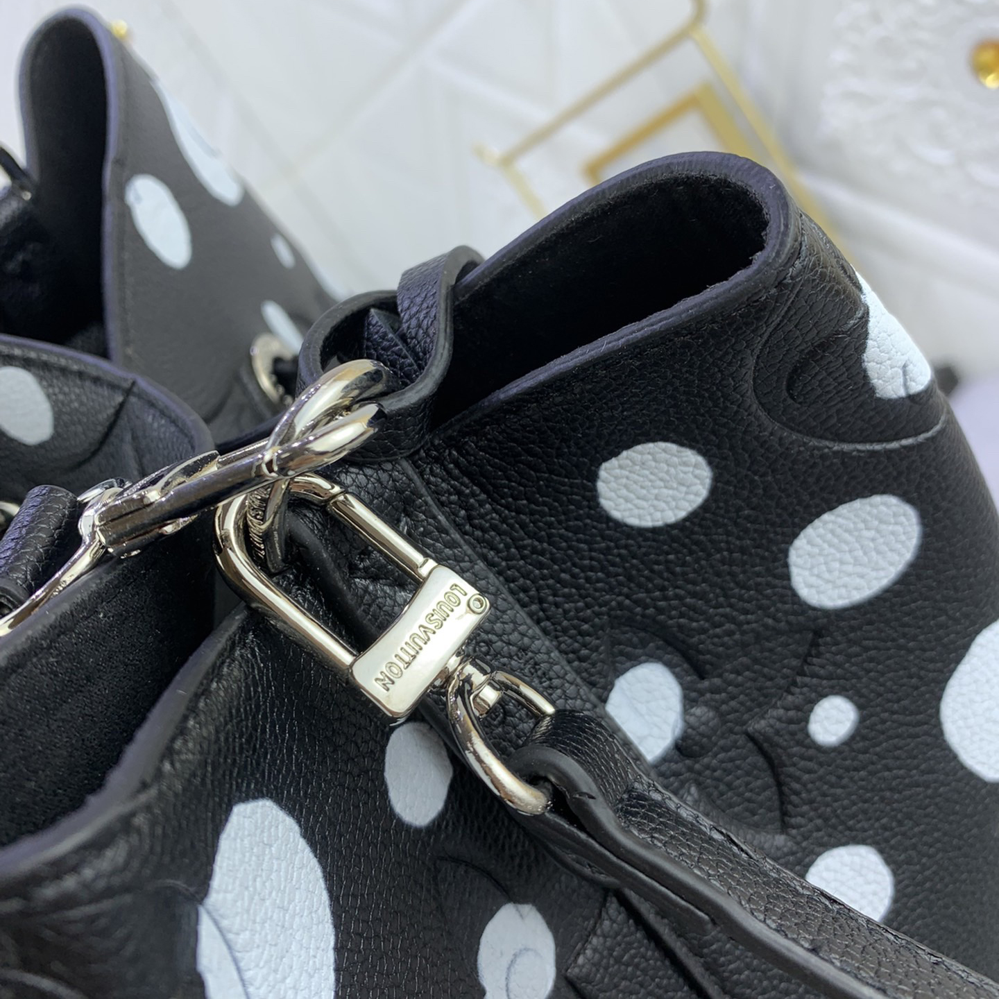 LV Designer Bagss Luxury Bag Classic Handbag Both The Chain And Adjustable Leather Shoulder Strap Can Be Disassembled The Canvas Surface Iconic Polka Dots Of Women Fashion Bag High Quality Leather Bag