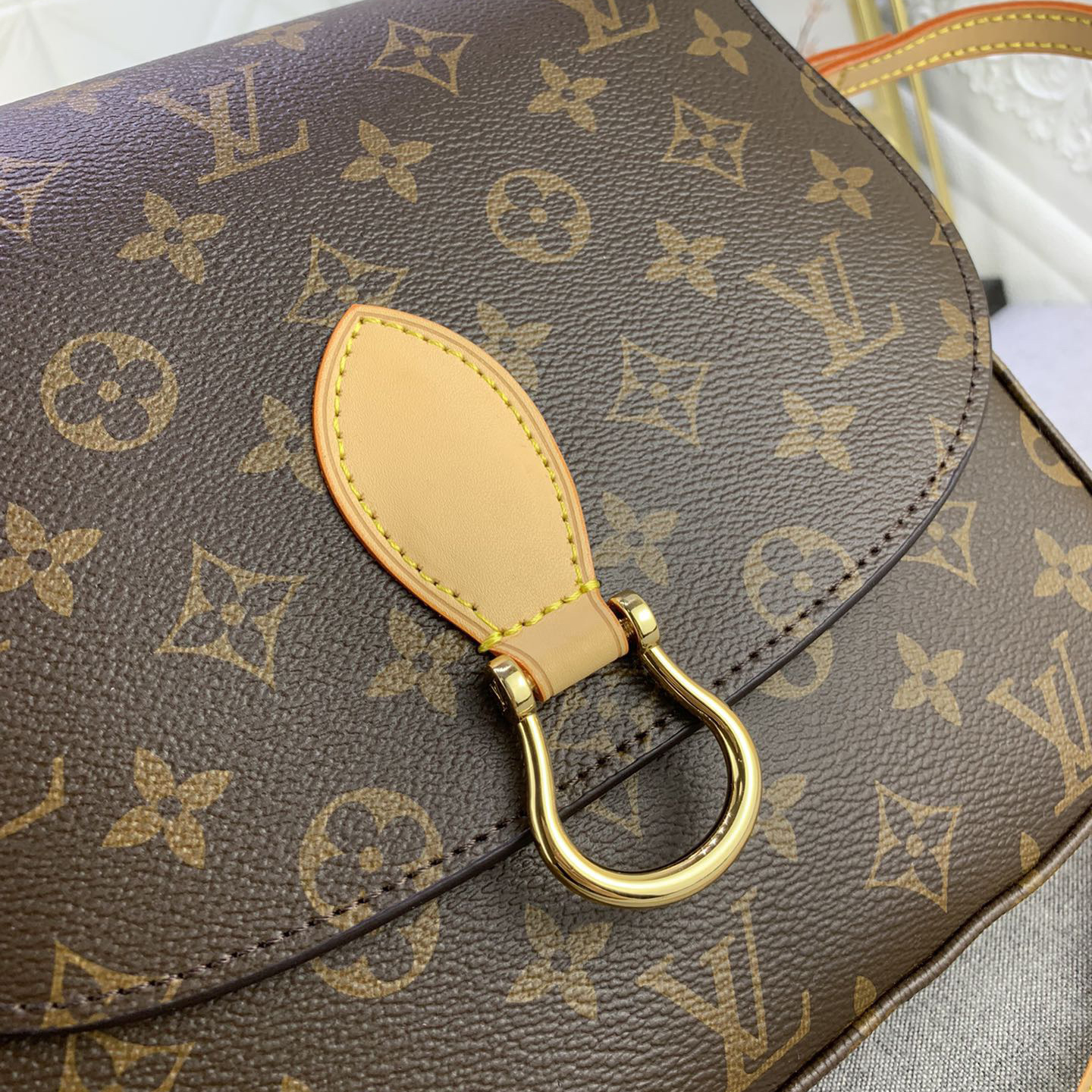 LV Designer Bagss Luxury Bag Classic Handbag Leisure Bag Adjustable Crossbody Shoulder Strap - Flap Magnetic Flap Opening And Closing Messenger Bag Women High Quality Leather Bag