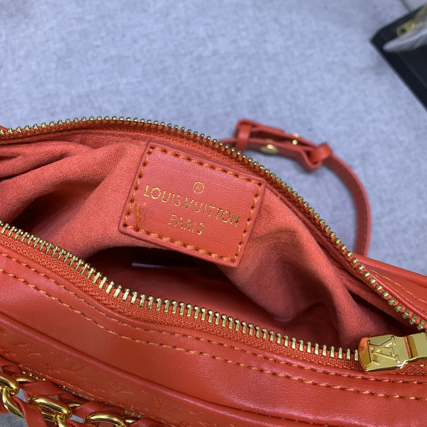 LV Designer Bag Shoulder Bag Luxury Bag Adjustable Shoulder Straps For Easy Shoulder Or Crossbody Crossbody Designer Bag Ladies Casual Handbag Chain Ladies Moon Package Half Circle Package Arc Package Pea Package Mini Bag