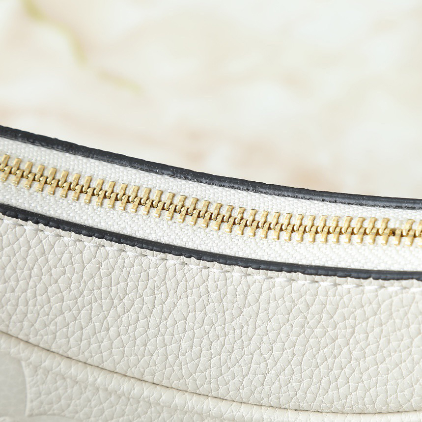 LV Designer Bag Shoulder Bag Luxury Bag Adjustable Shoulder Straps For Easy Shoulder Or Crossbody Crossbody Designer Bag Ladies Casual Handbag Chain Ladies Moon Package Half Circle Package Arc Package Pea Package Mini Bag