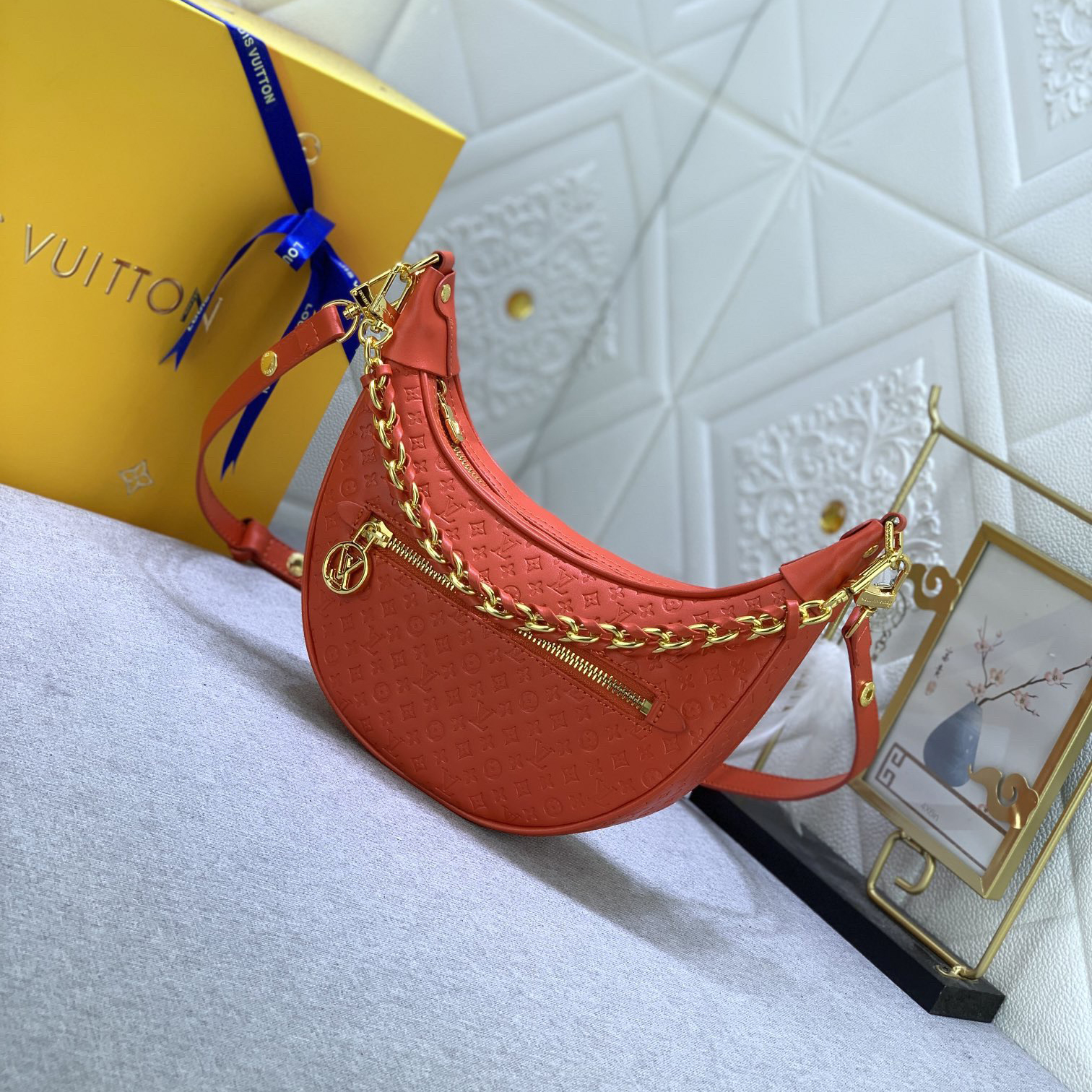 LV Designer Bag Shoulder Bag Luxury Bag Adjustable Shoulder Straps For Easy Shoulder Or Crossbody Crossbody Designer Bag Ladies Casual Handbag Chain Ladies Moon Package Half Circle Package Arc Package Pea Package Mini Bag