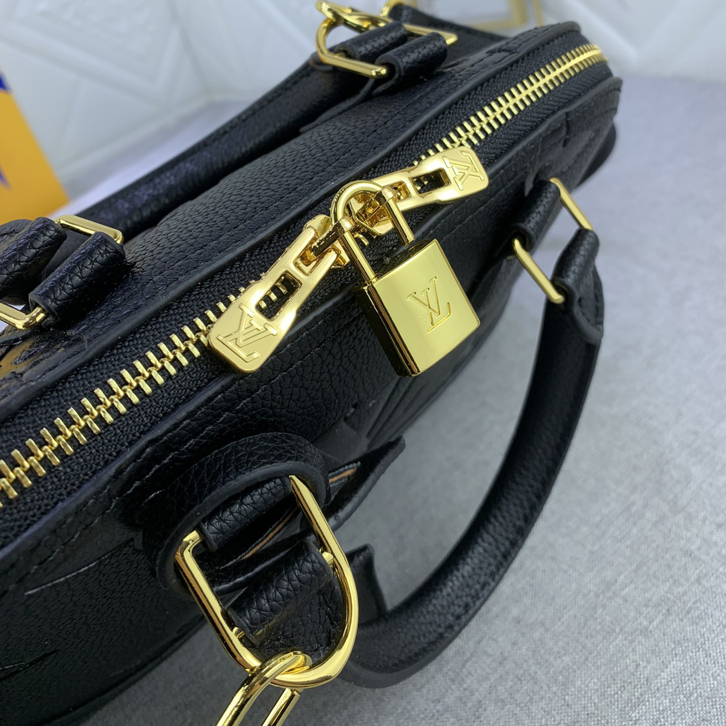 LV Designer Bagss Luxury Bag Classic Handbag Leisure Bag Embossed Shell Bag Fashion Women High Quality Leather Bag