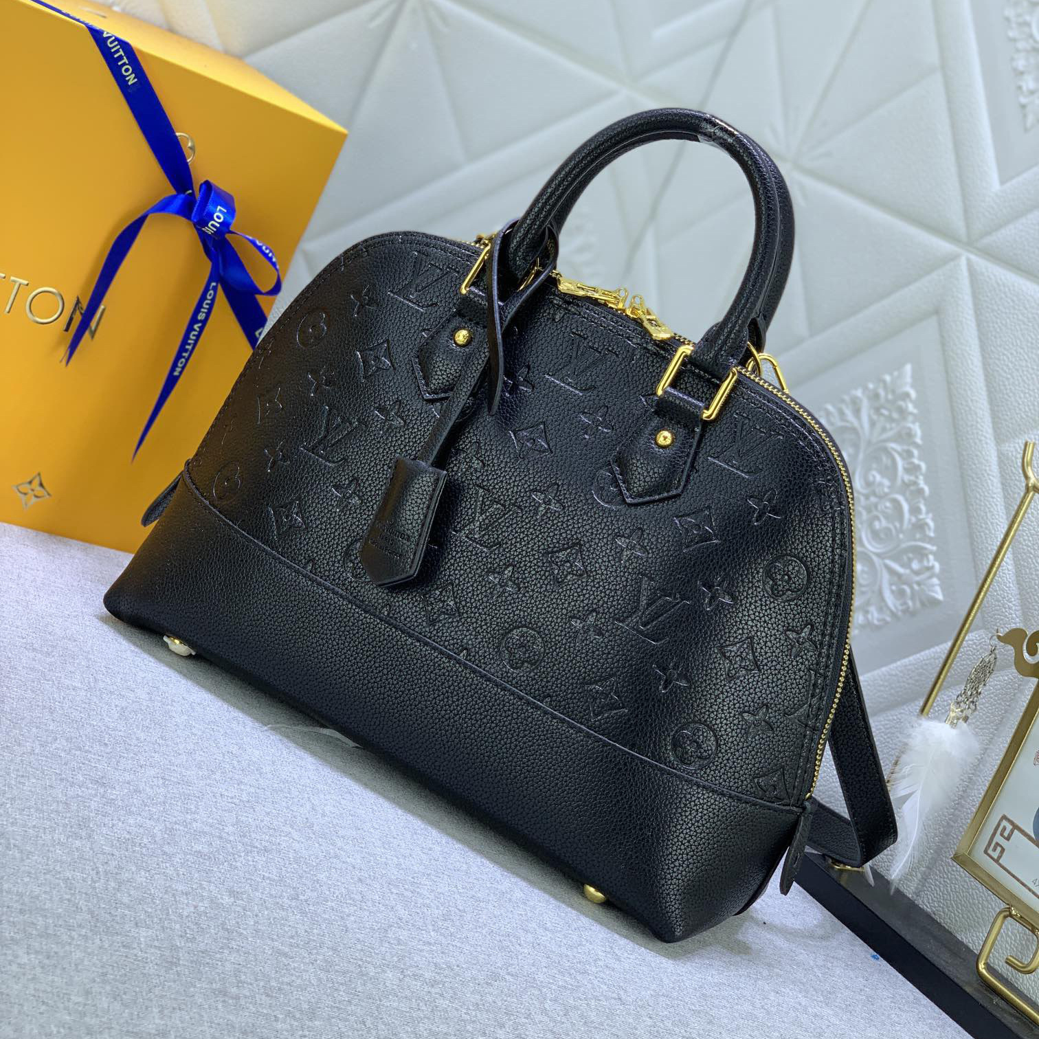 LV Designer Bagss Luxury Bag Classic Handbag Leisure Bag Embossed Shell Bag Fashion Women High Quality Leather Bag