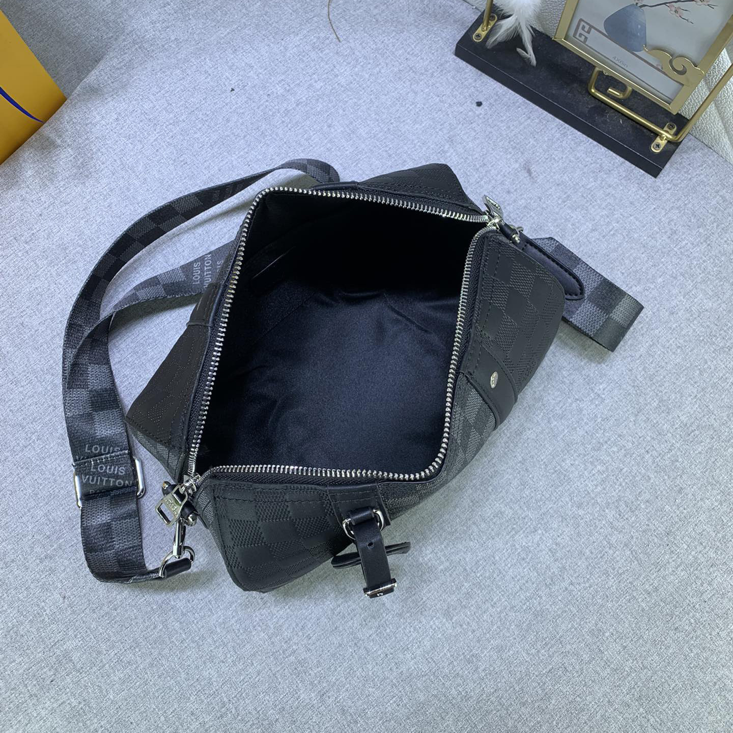 LV Designer Bagss Luxury Bag Classic Handbag Leisure travel Bag Canvas Body With Detachable Shoulder Straps Women High Quality Leather Bag